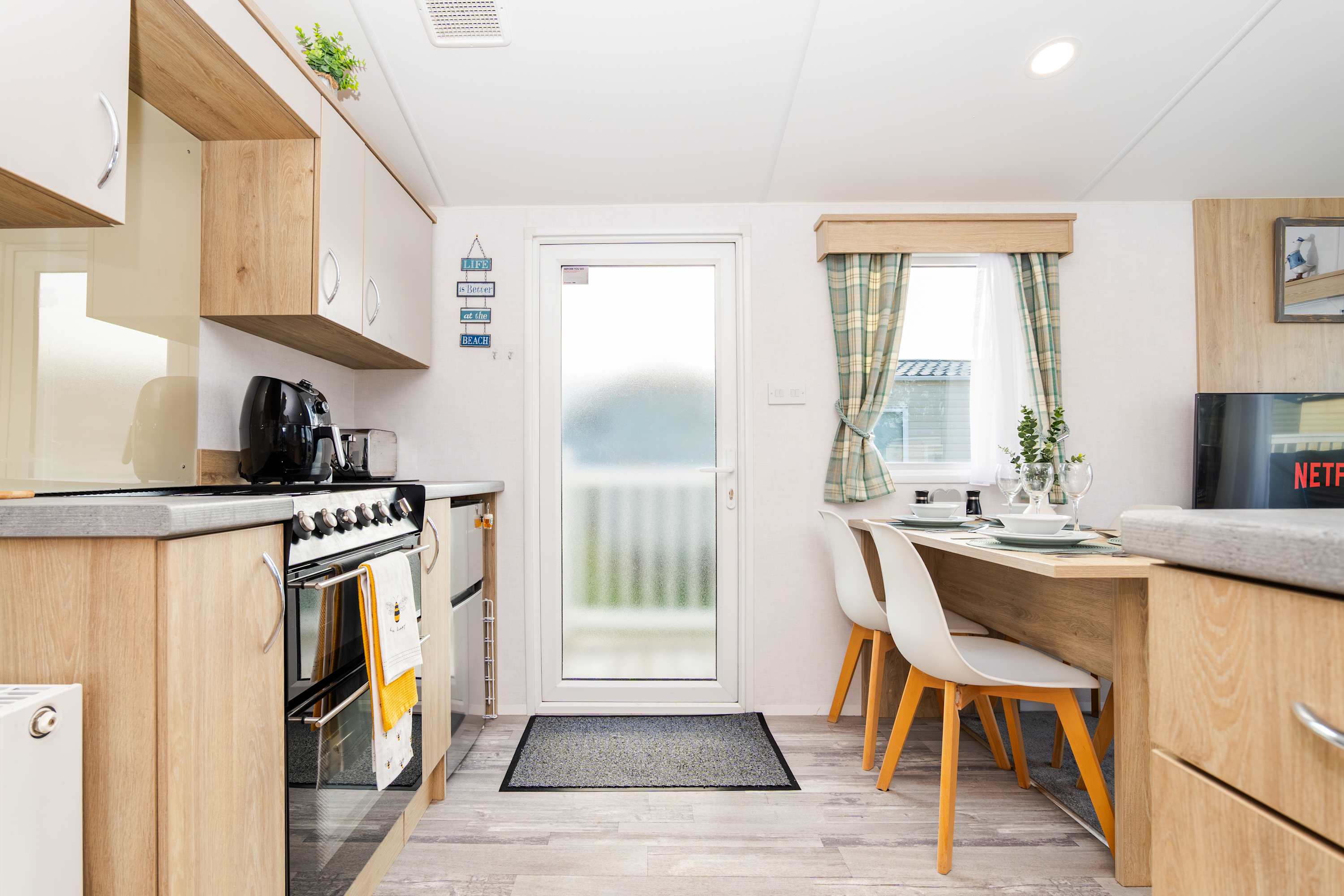 View Seton Sands 3BR Premium Caravan - Near Edinburgh in Links Road EH32 Seton Sands 3BR Premium Caravan - Near Edinburgh in Links Road EH32 - Property image 12 - VivreStays