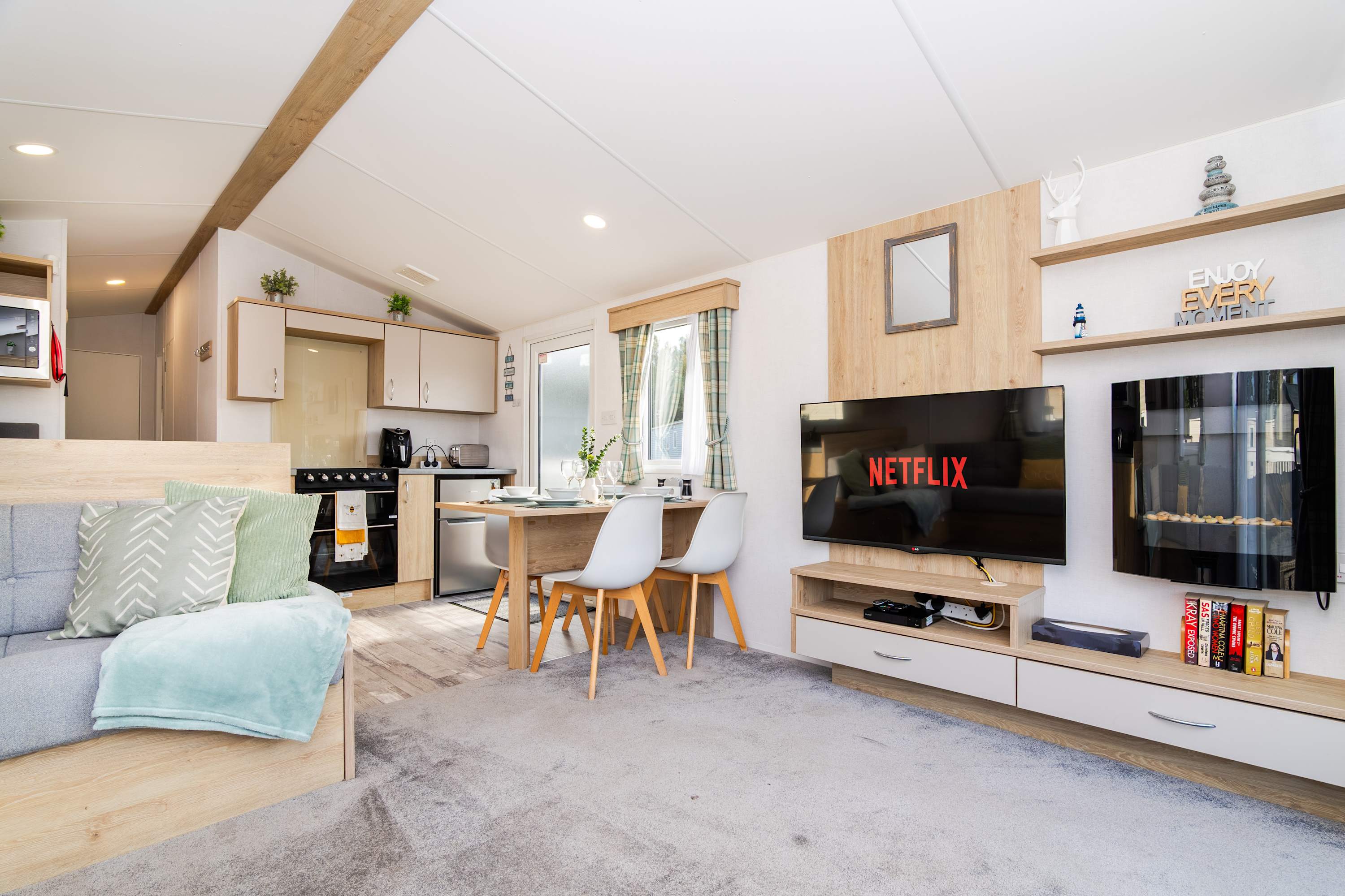 View Seton Sands 3BR Premium Caravan - Near Edinburgh in Links Road EH32 Seton Sands 3BR Premium Caravan - Near Edinburgh in Links Road EH32 - Property image 9 - VivreStays