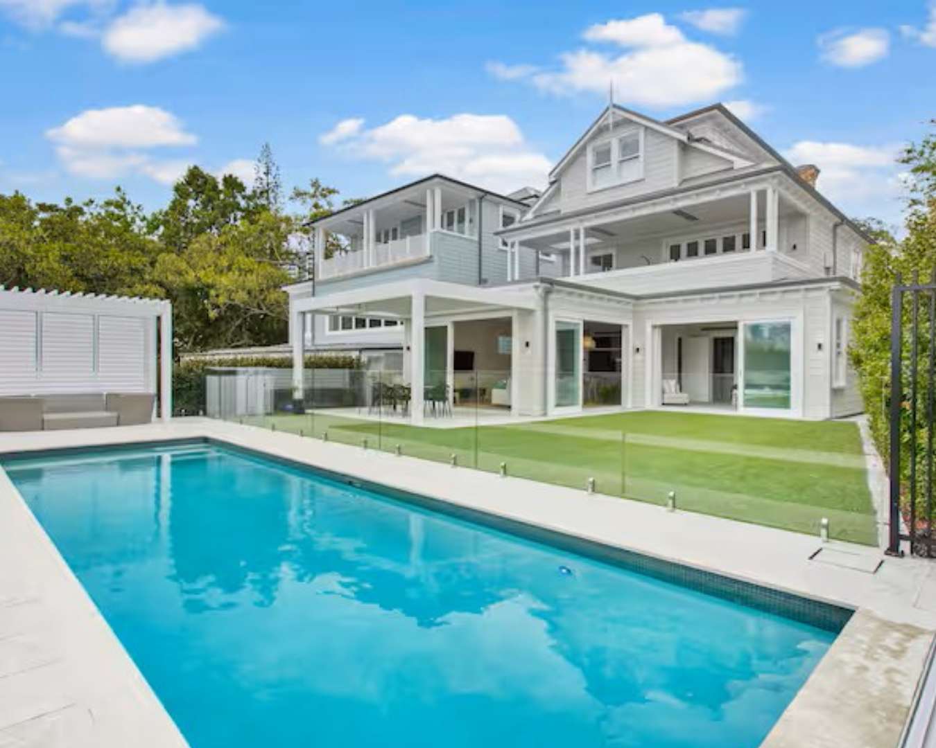 High End City Fringe 3BR w Pool Zodiak stays