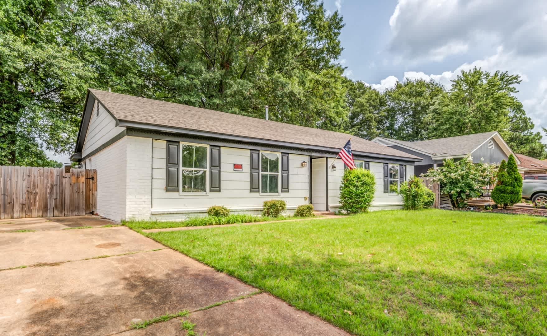 Near Parks & Shopping- Hickory Ridge Hideaway - Memphis, TN
