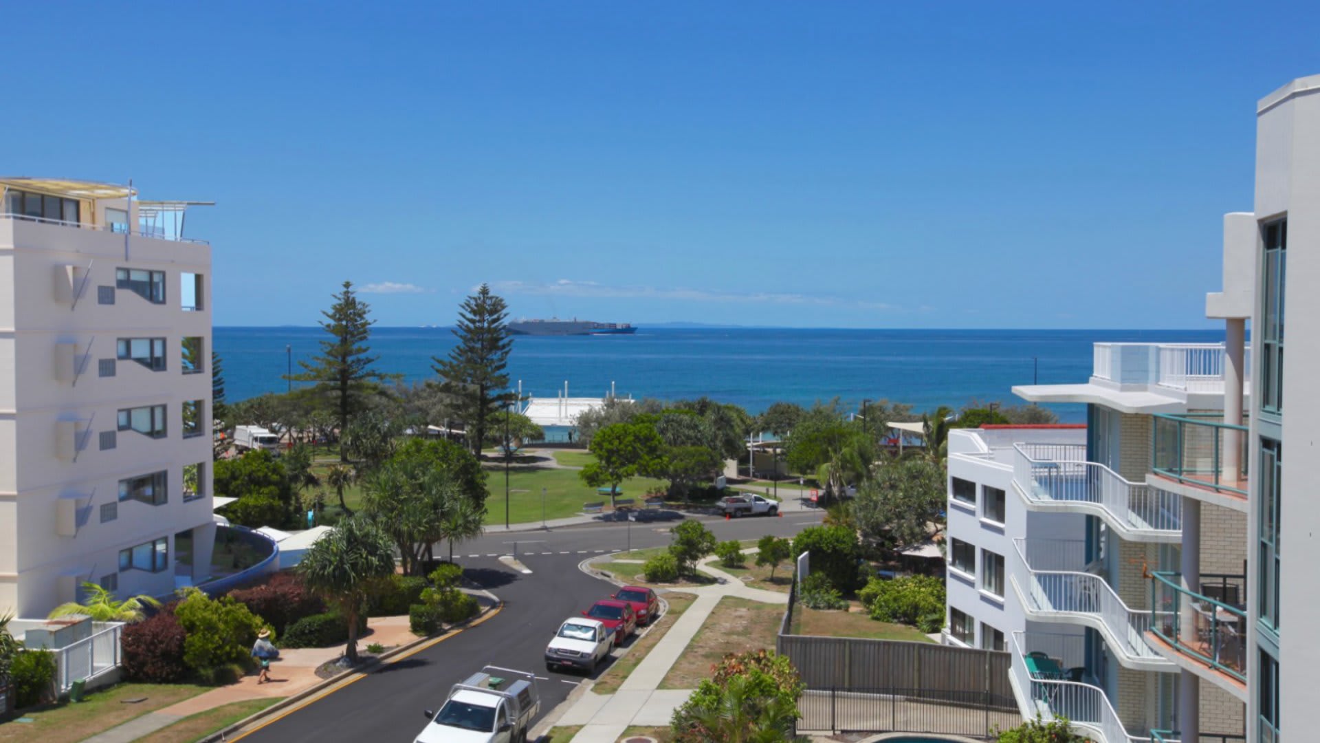 Ashwood U7 Opposite Bulcock Beach With Ocean Views
