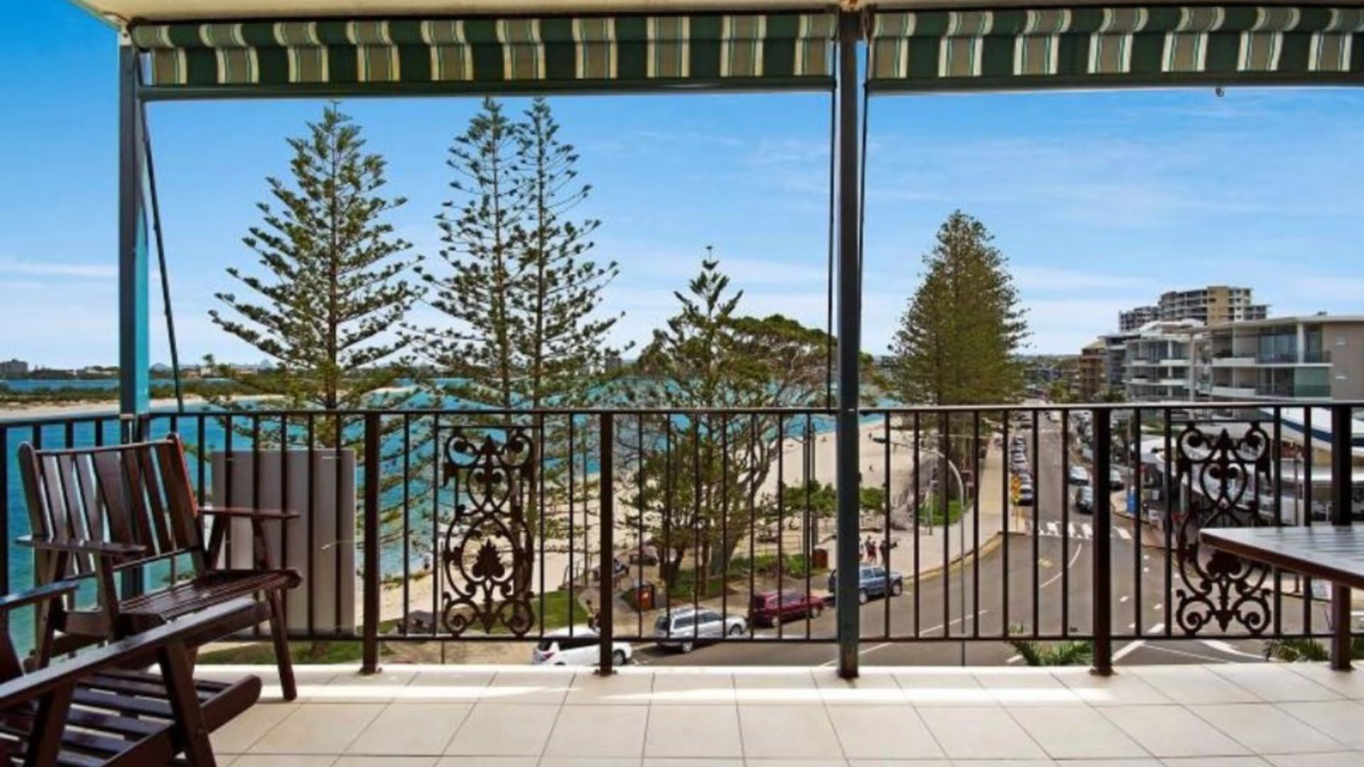 Lowanna U8  Waterfront at Bulcock Beach