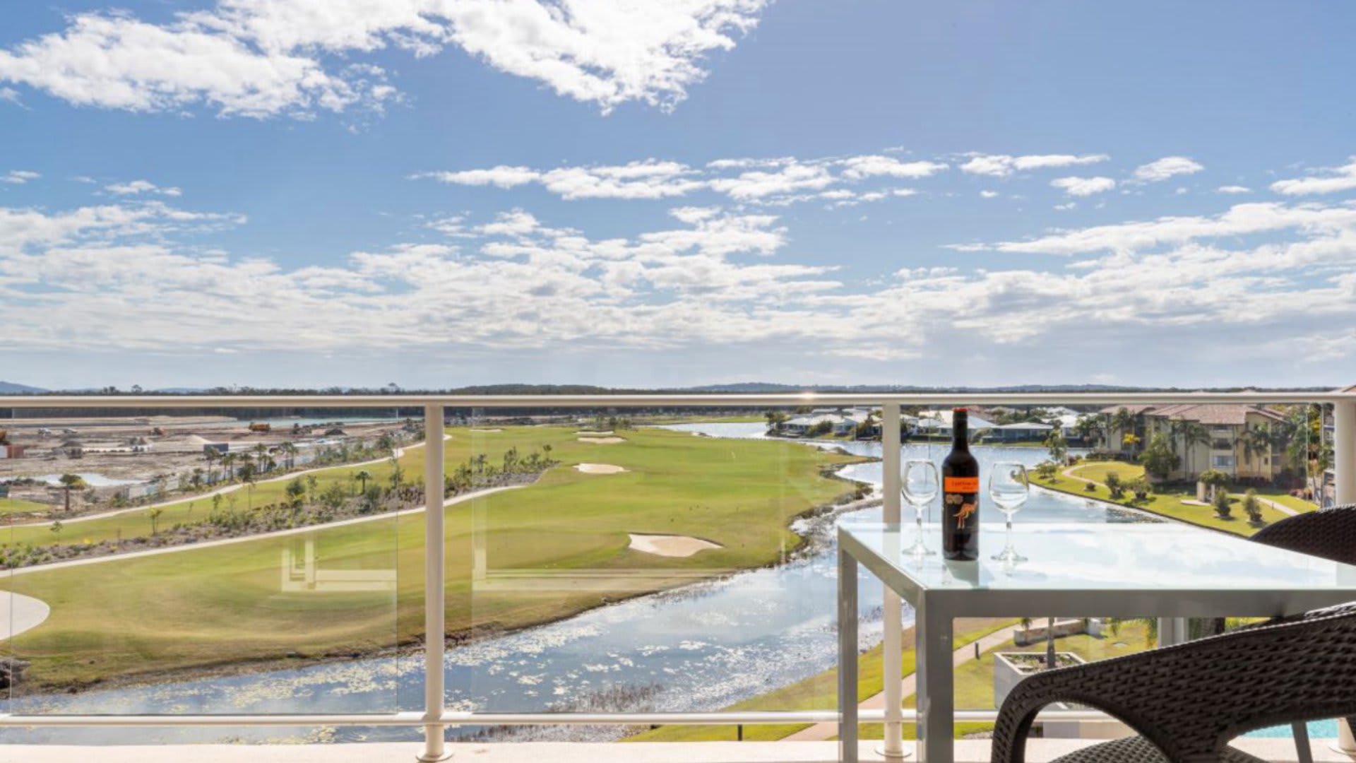 Pelican Waters U424 Lake & Golf Course Views