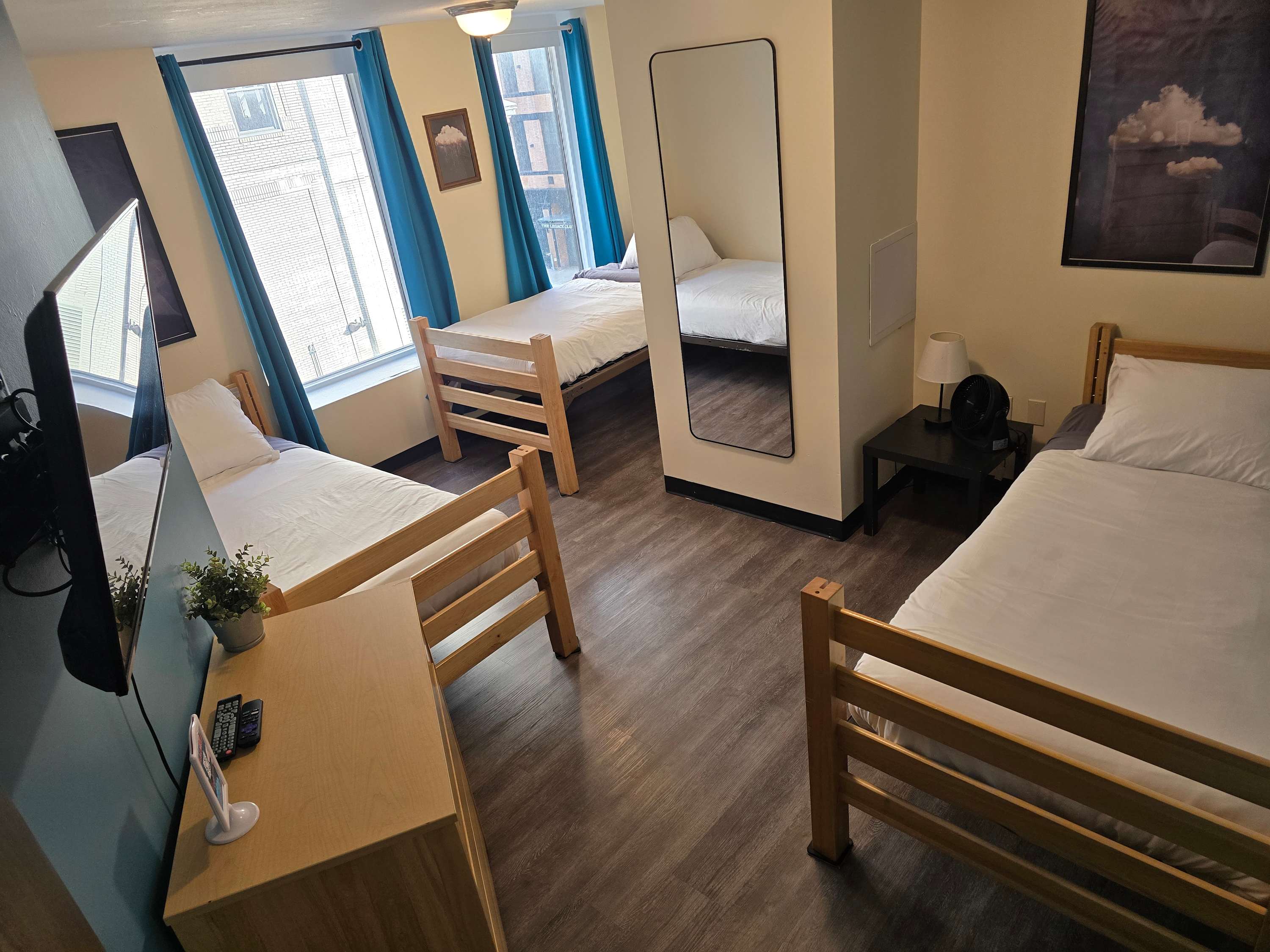 Affordable Downtown Apt | 3 Beds + 60” TV | Walk to PPG