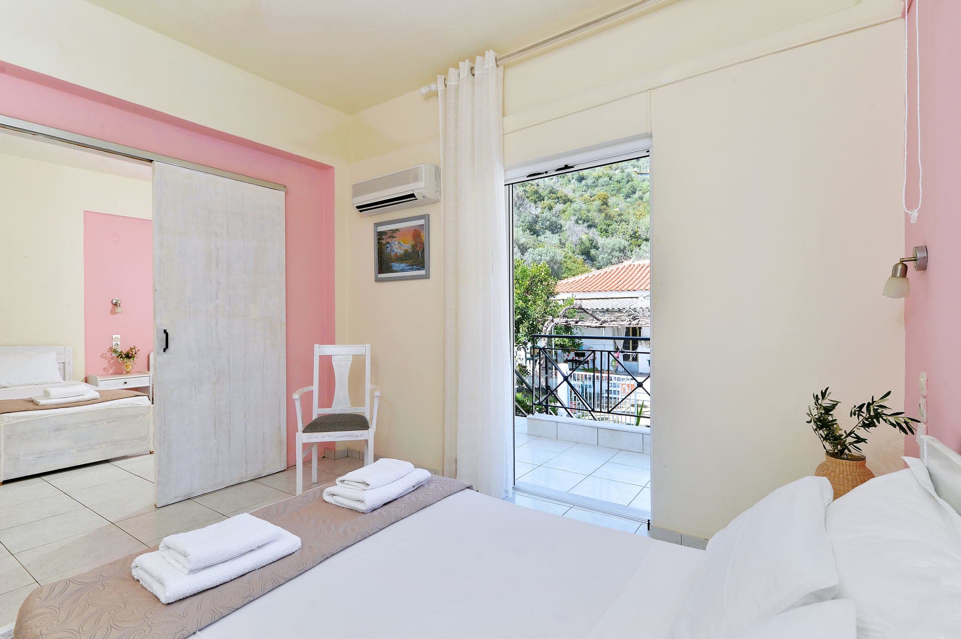 Ilia Edipsos Sunny Gem - Quaint and Cozy Getaway — Ilia Edipsos, Euboea — vacation rental