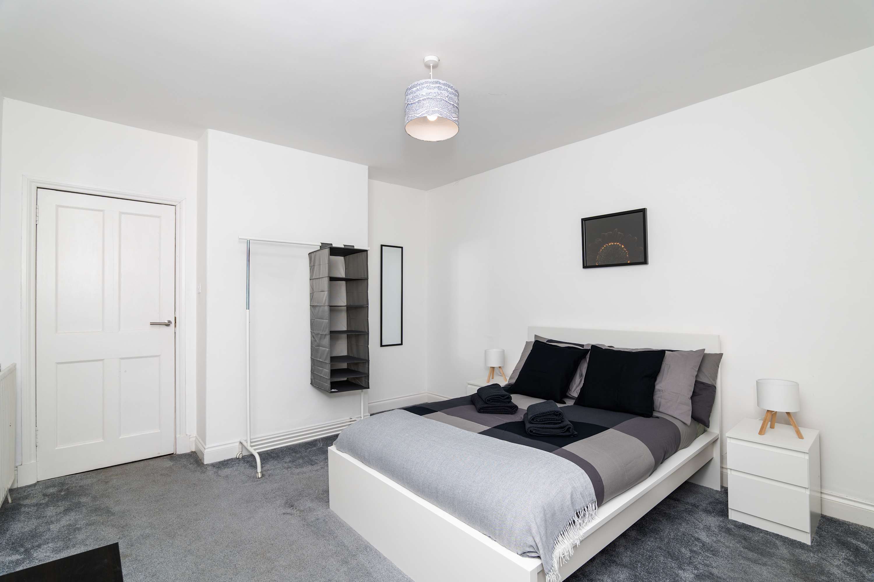 3BR Free Parking Near Hopetoun & Edinburgh Airport in Commissioner Street EH51 9AF - Property image 3 - VivreStays