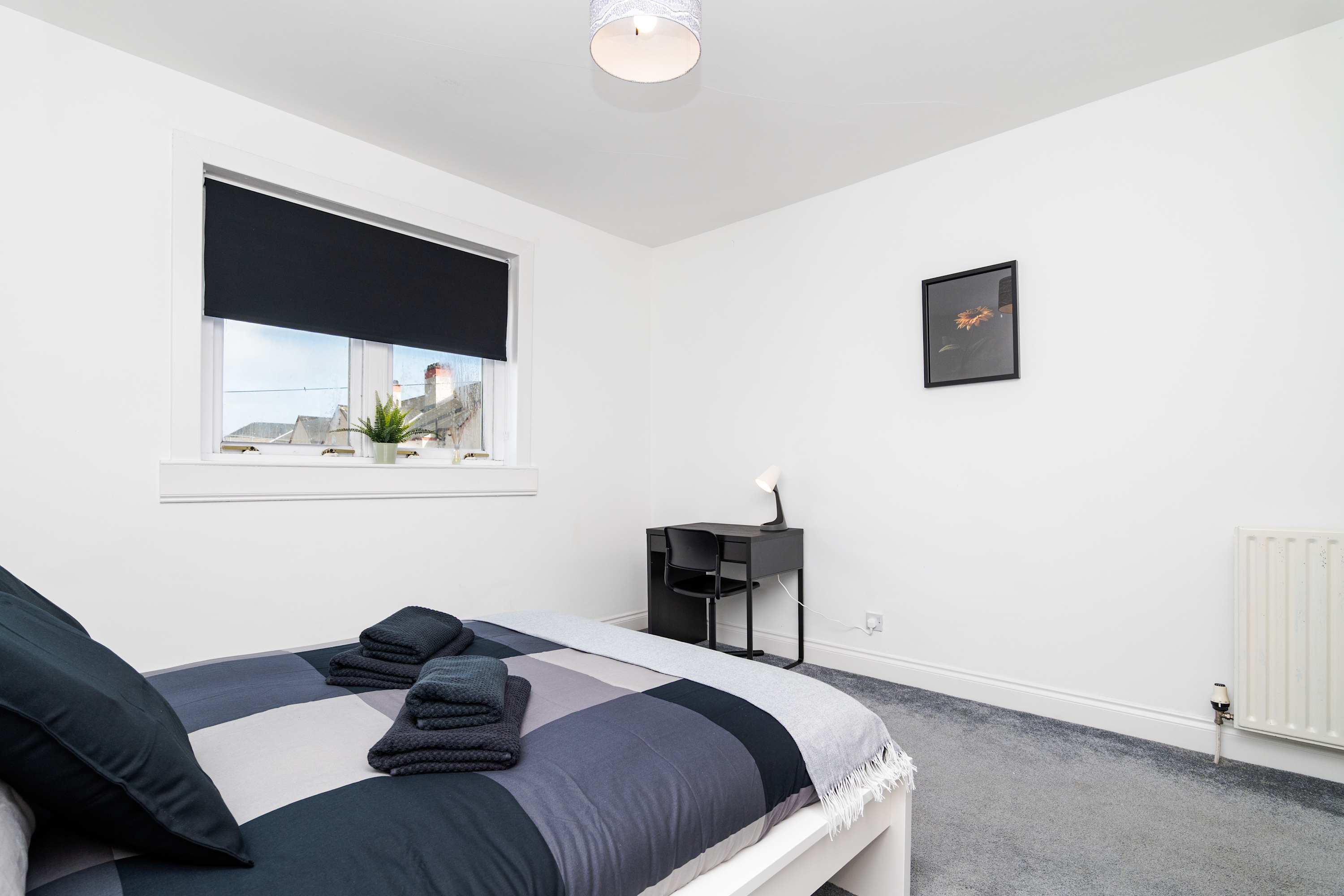 3BR Free Parking Near Hopetoun & Edinburgh Airport in Commissioner Street EH51 9AF - Property image 17 - VivreStays