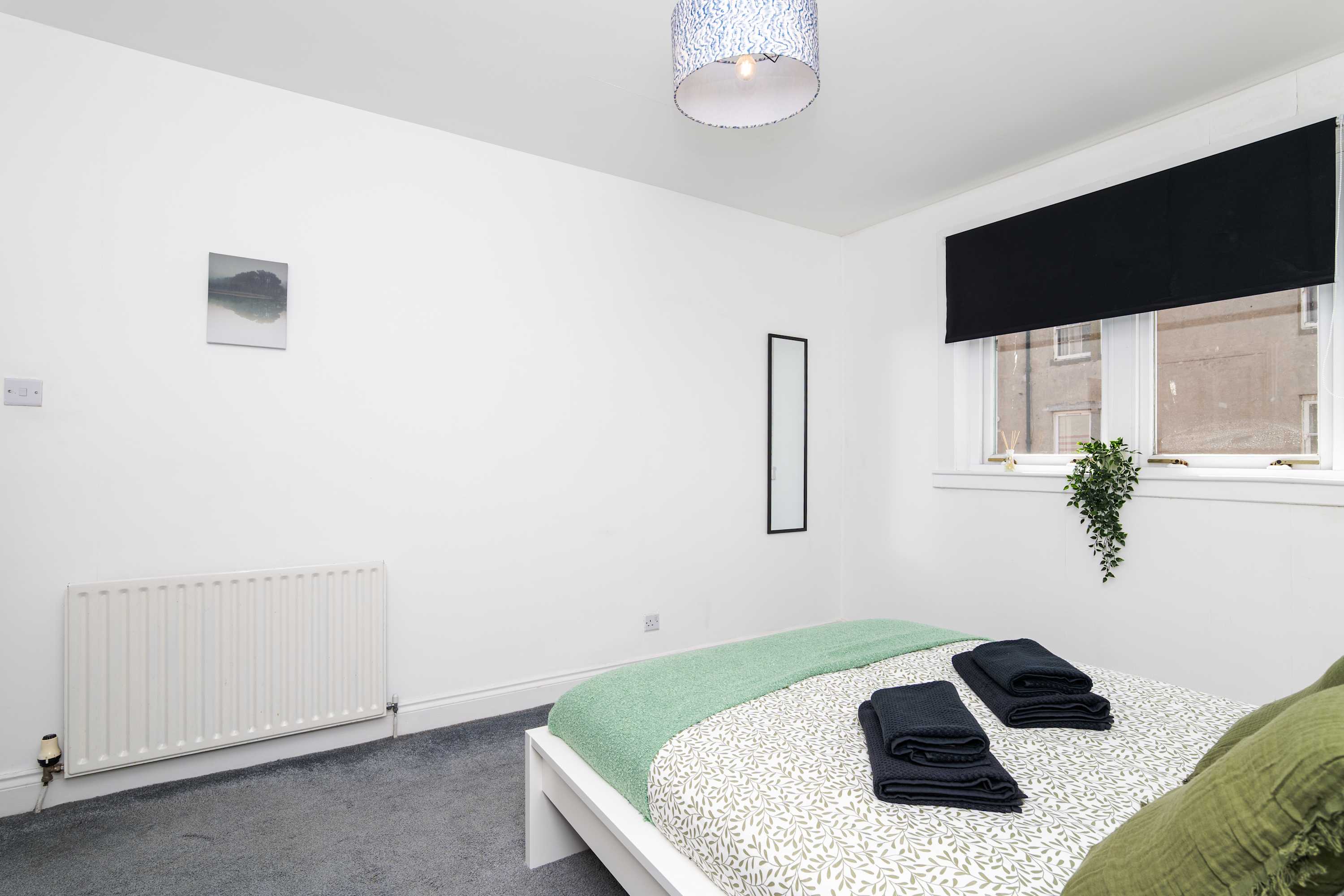 3BR Free Parking Near Hopetoun & Edinburgh Airport in Commissioner Street EH51 9AF - Property image 21 - VivreStays