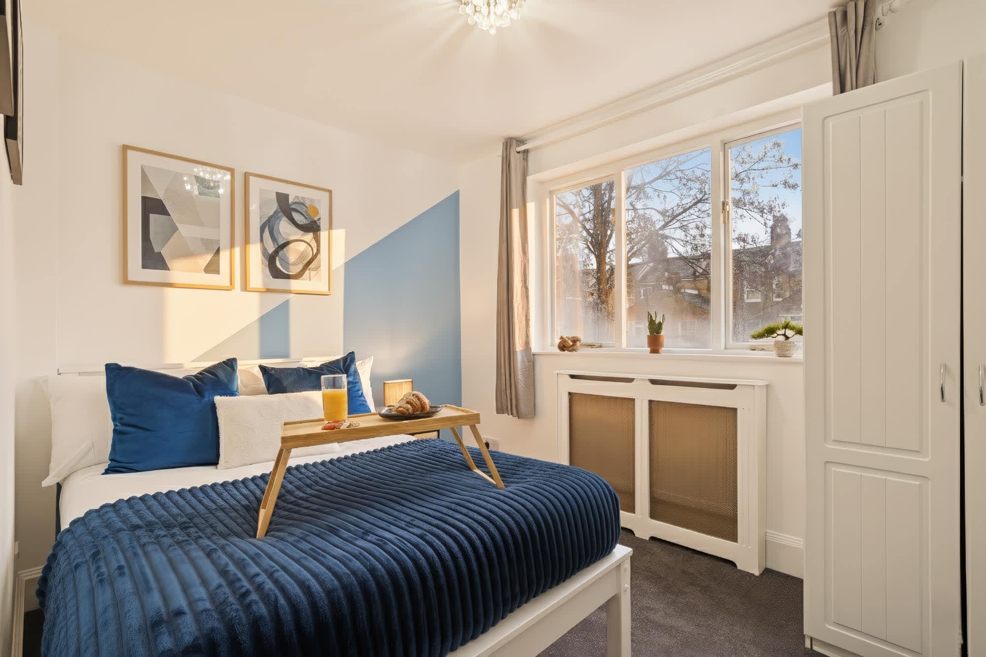 2 Bedroom in Earls Court Station in Ongar Road SW6 1SJ - Property image 2 - VivreStays