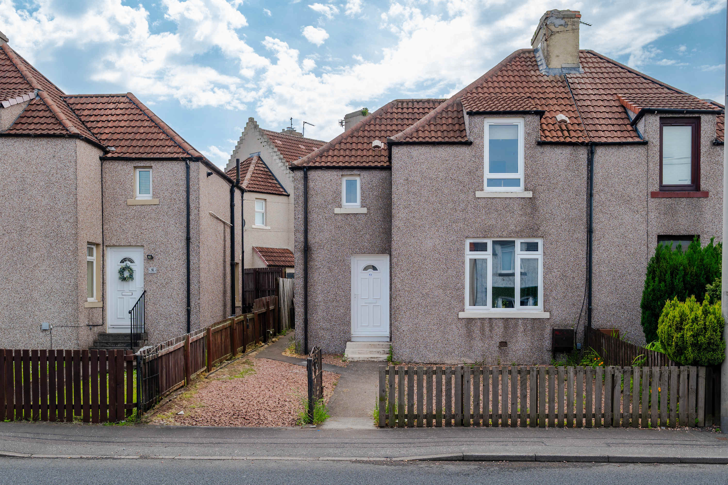 Spacious 2BR- Parking- Nr Fife Coast & Leven Beach in Chemiss Road 0 - Property image 7 - VivreStays