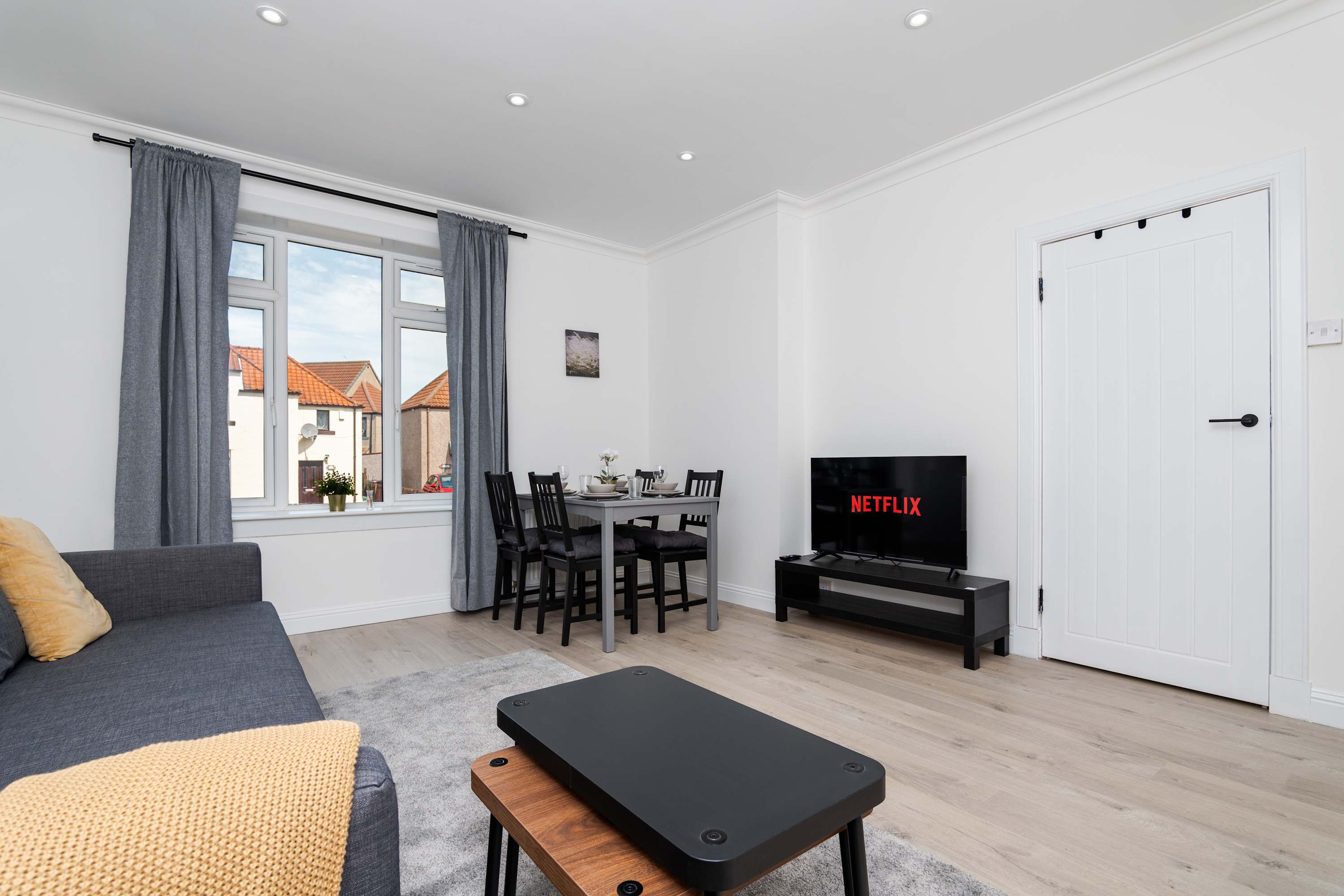 Spacious 2BR- Parking- Nr Fife Coast & Leven Beach in Chemiss Road 0 - Property image 6 - VivreStays