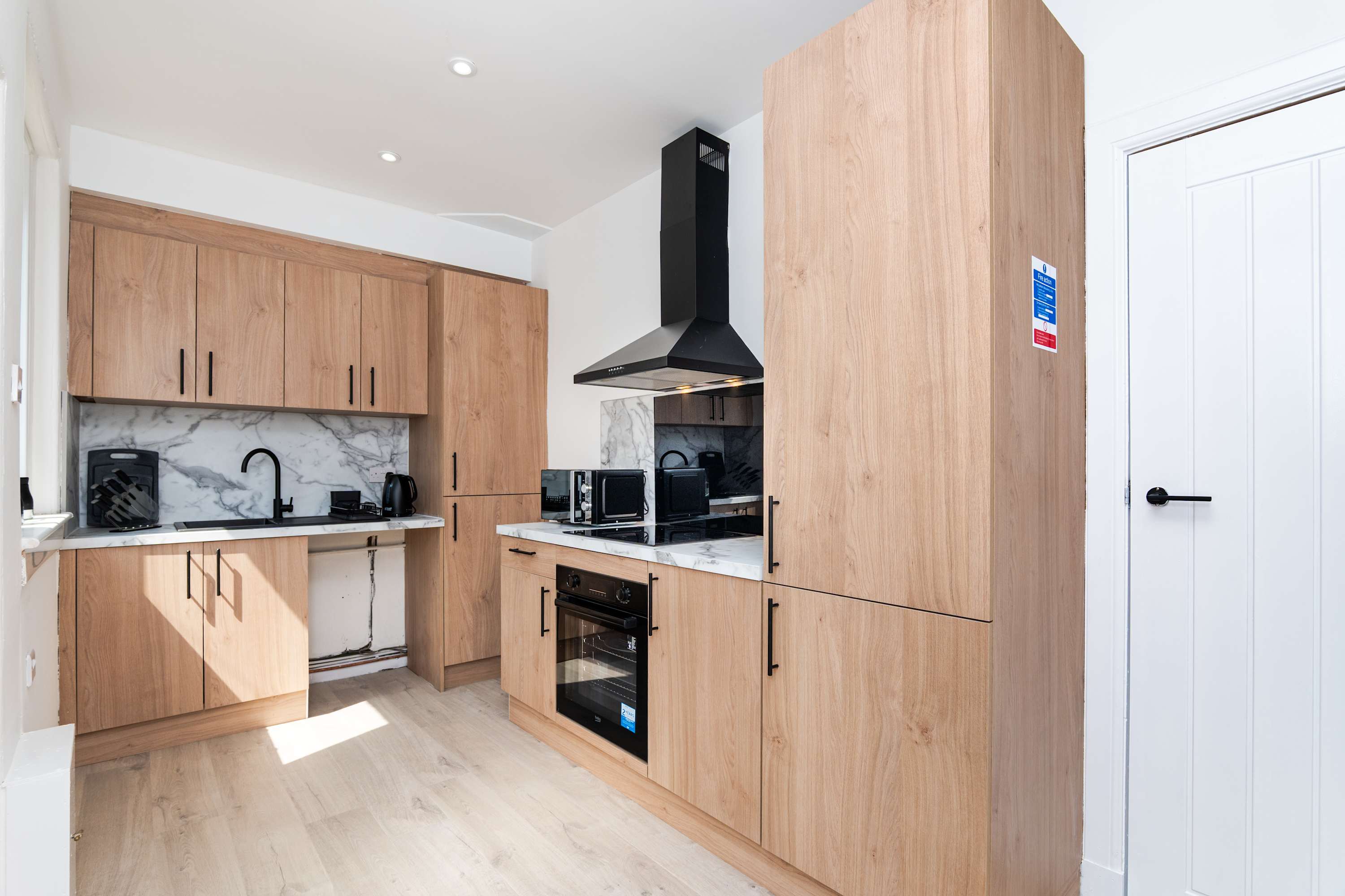 Spacious 2BR- Parking- Nr Fife Coast & Leven Beach in Chemiss Road 0 - Property image 11 - VivreStays