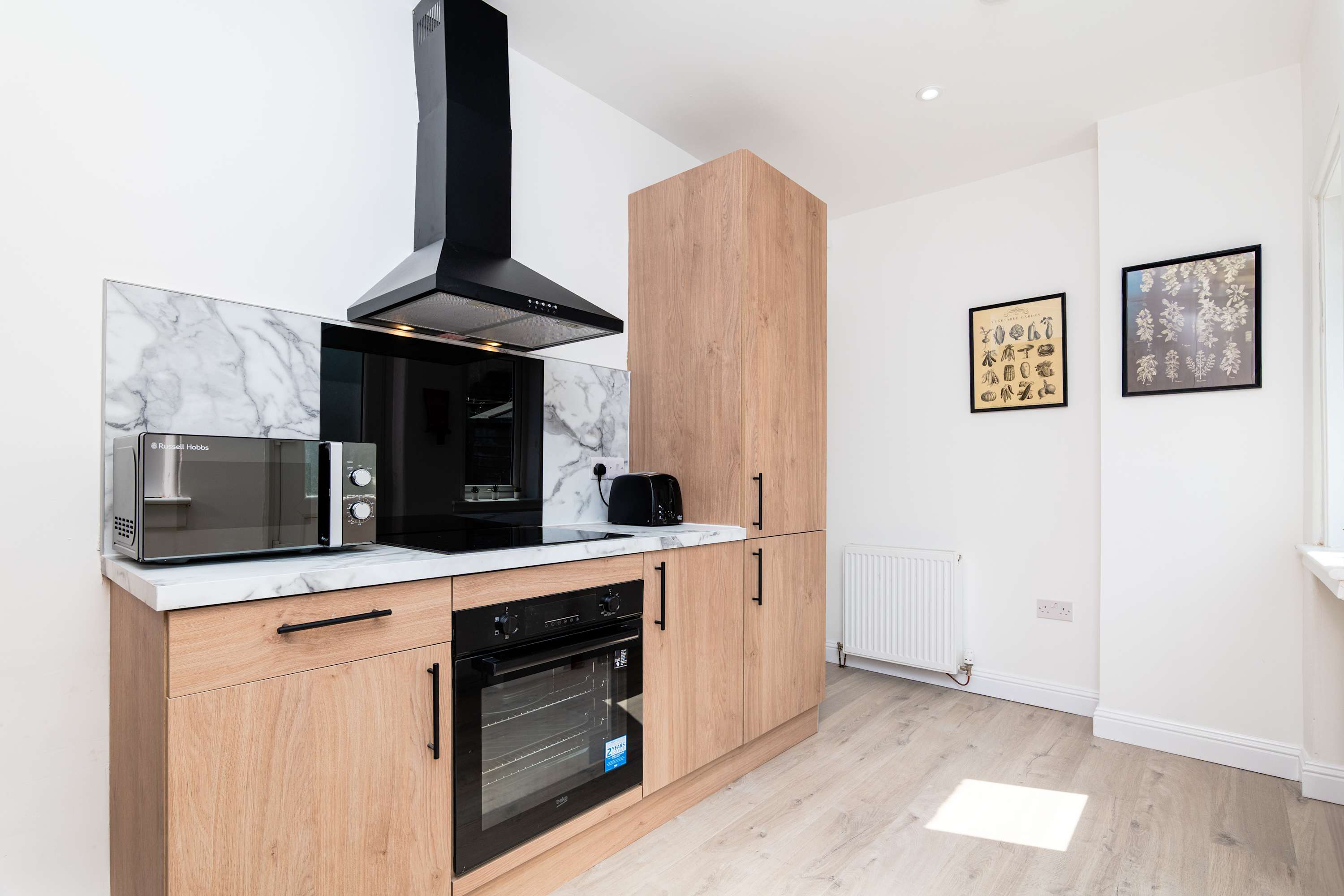 Spacious 2BR- Parking- Nr Fife Coast & Leven Beach in Chemiss Road 0 - Property image 3 - VivreStays