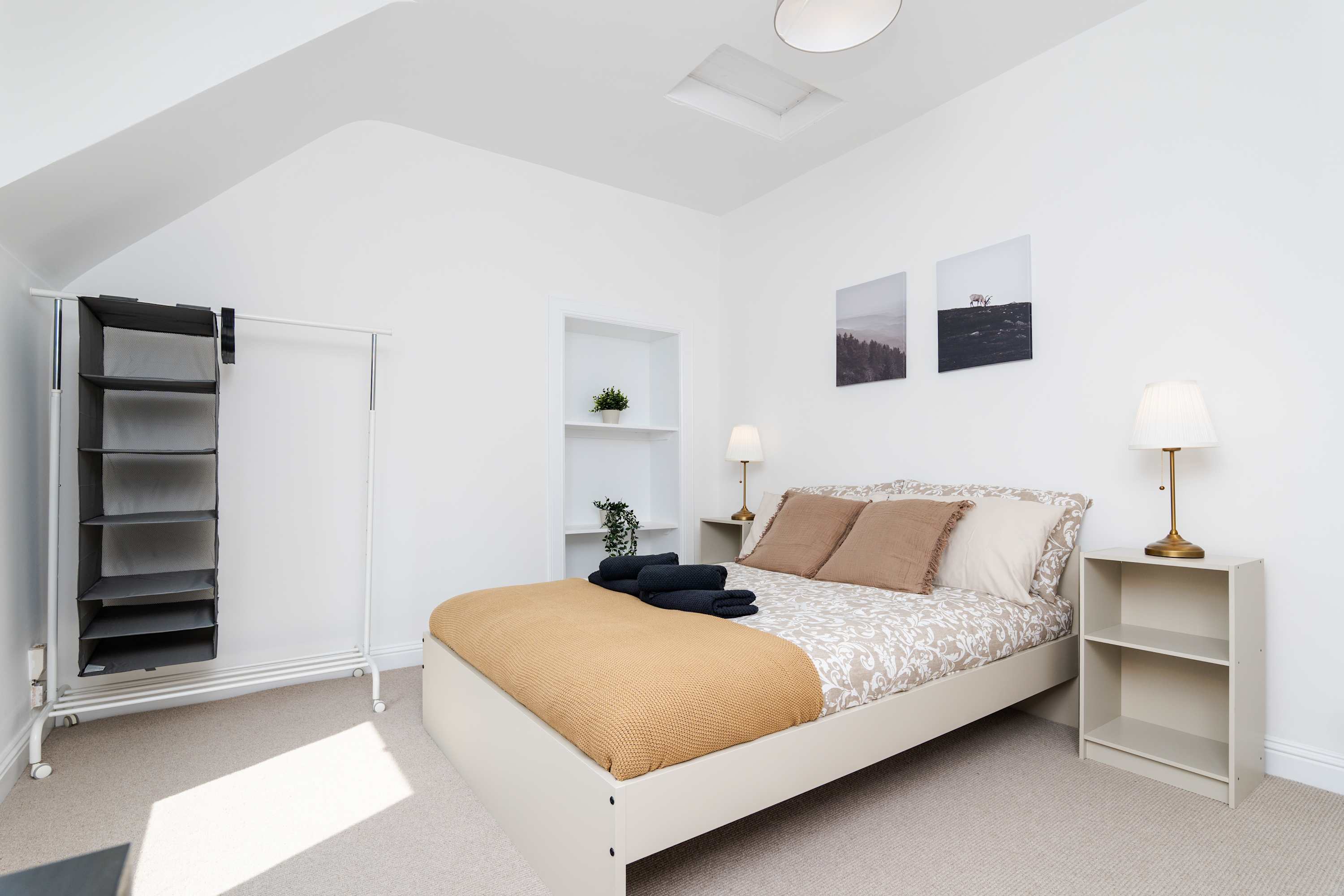 Spacious 2BR- Parking- Nr Fife Coast & Leven Beach in Chemiss Road 0 - Property image 4 - VivreStays