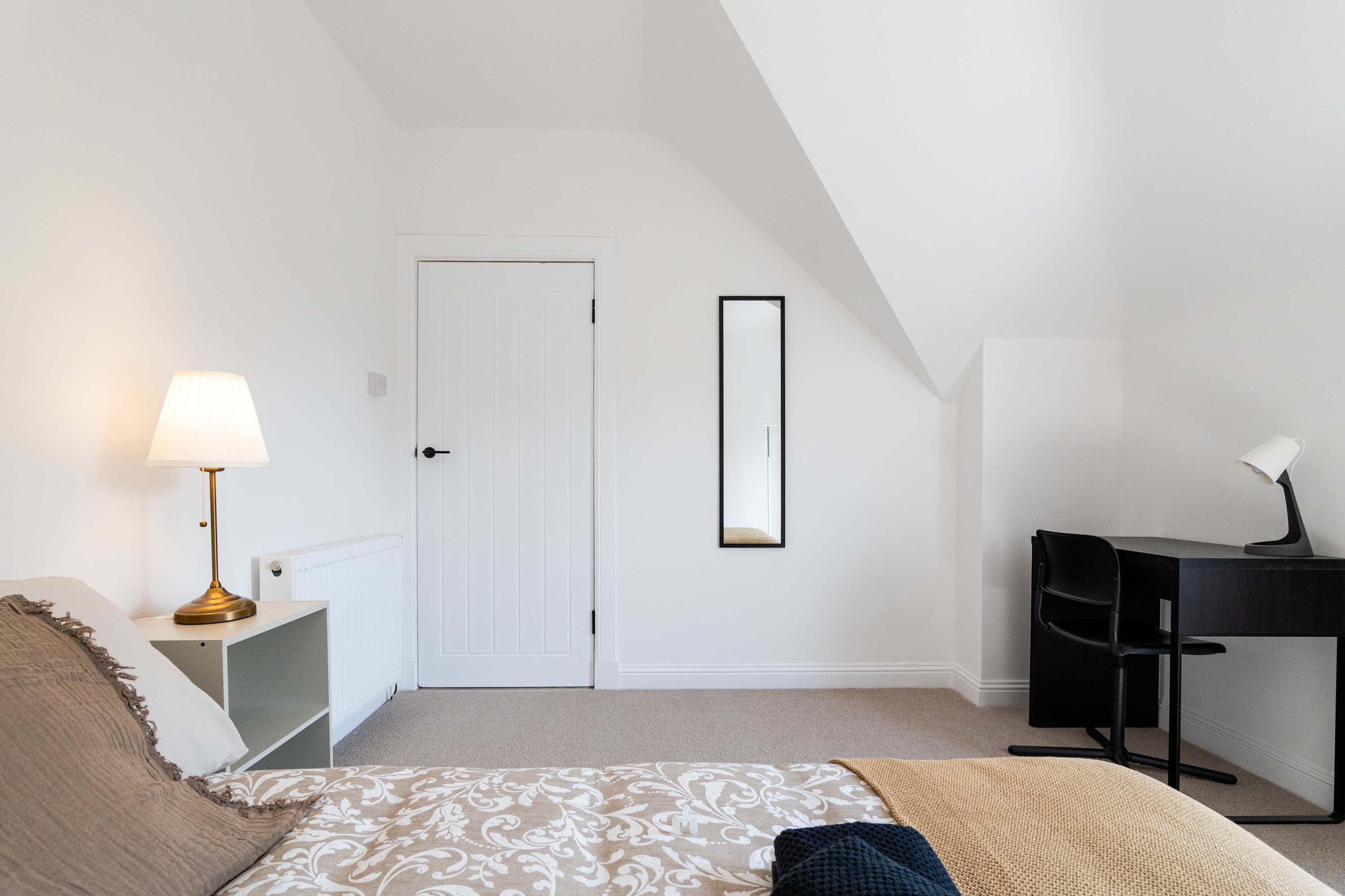 Spacious 2BR- Parking- Nr Fife Coast & Leven Beach in Chemiss Road 0 - Property image 14 - VivreStays