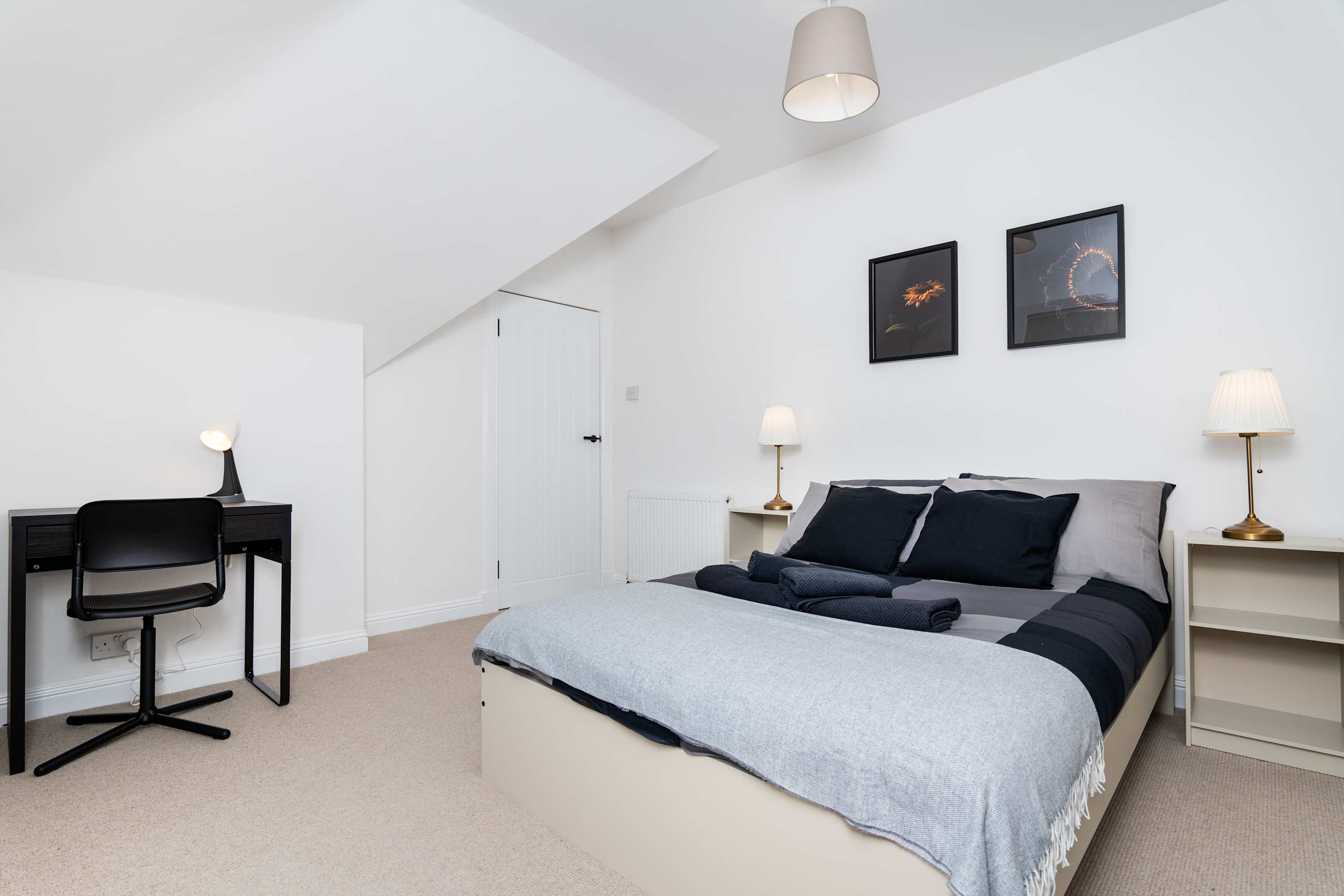 View Spacious 2BR- Parking- Nr Fife Coast & Leven Beach Spacious 2BR- Parking- Nr Fife Coast & Leven Beach serviced apartment - Methil - VivreStays
