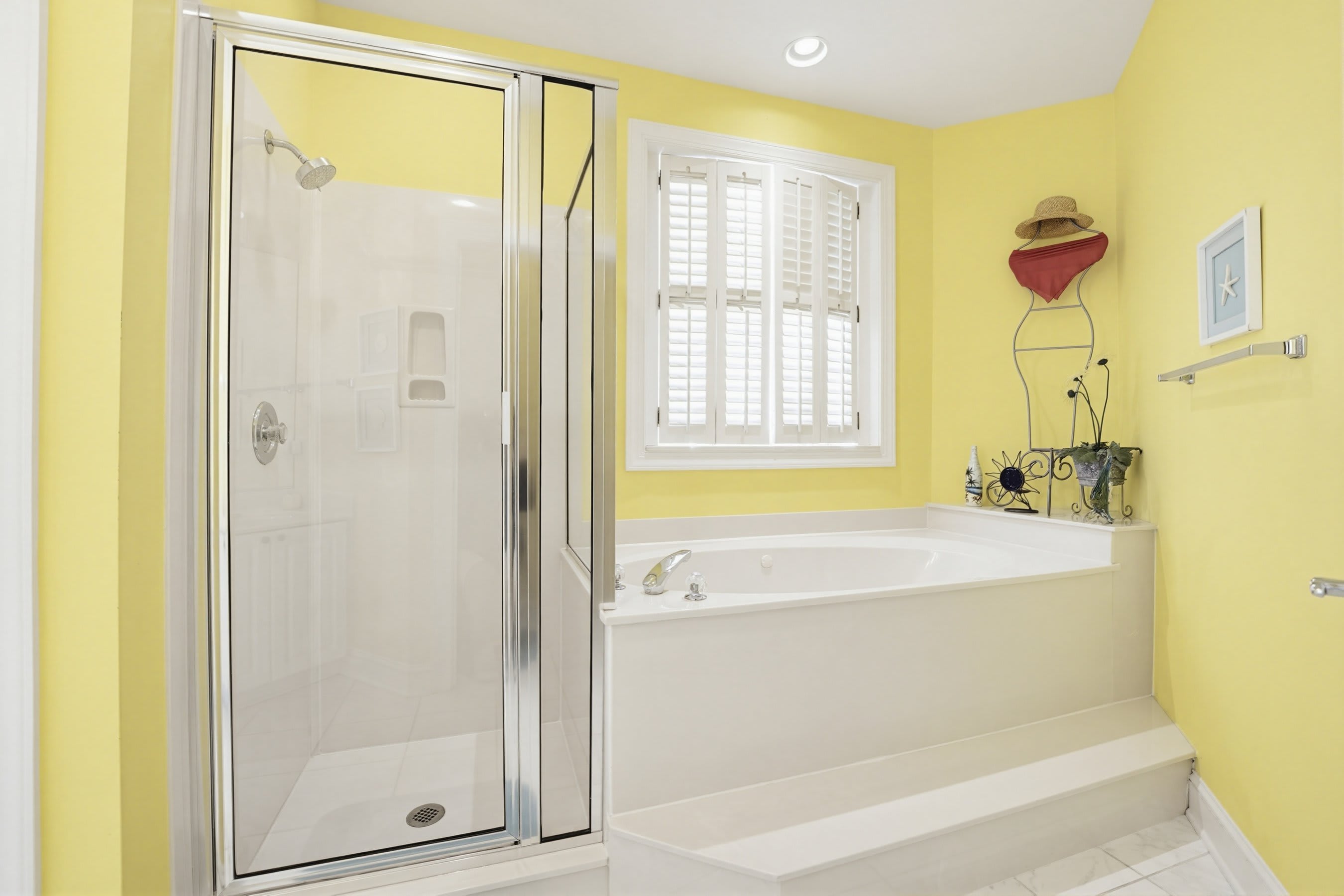 Primary En Suite Bathroom