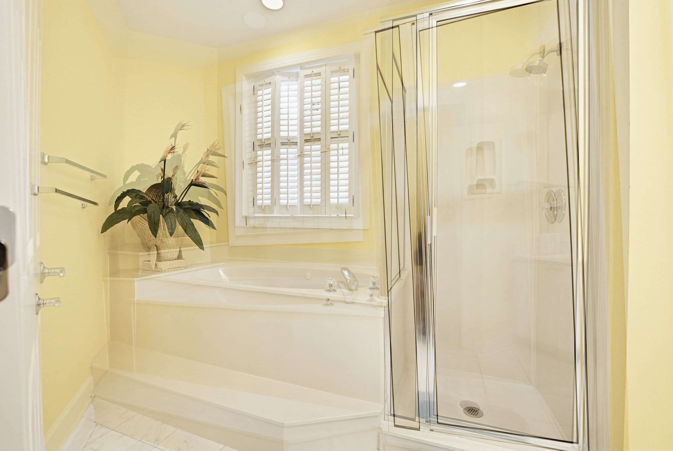 Guest En Suite Bathroom