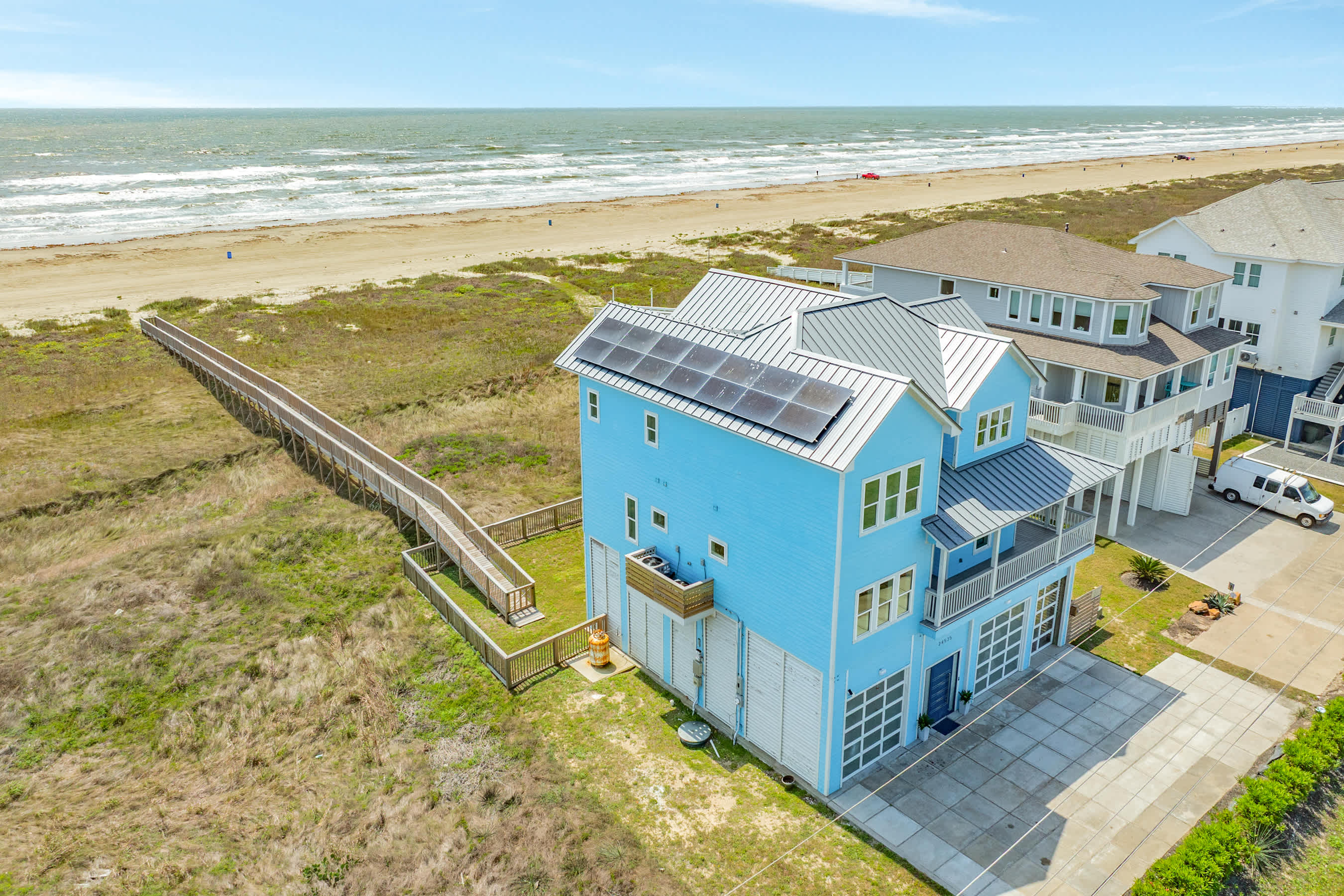 House of Views Endless Sand Sea Surf Wow