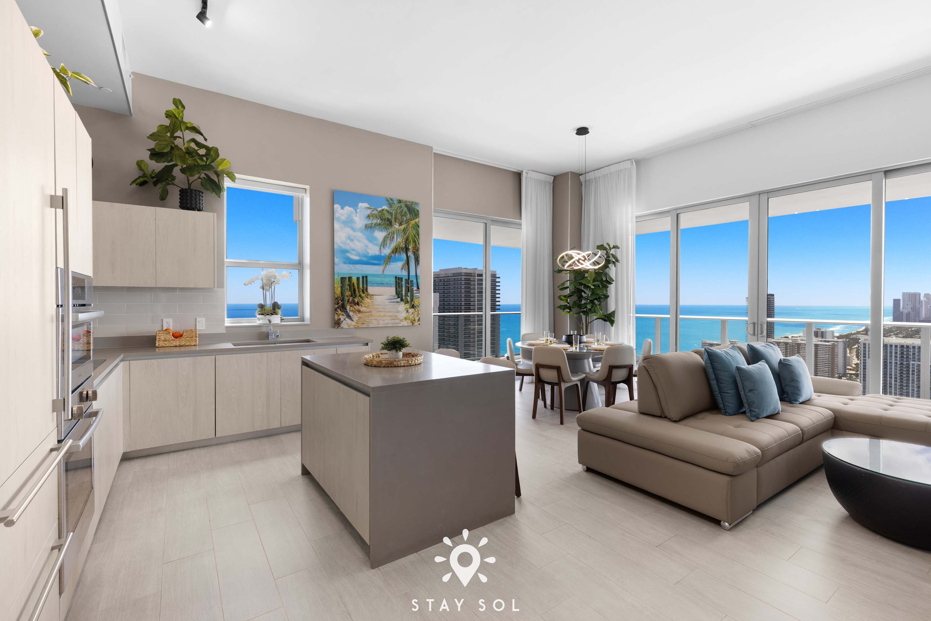 High Floor 2BR and 2 BA, Free Parking