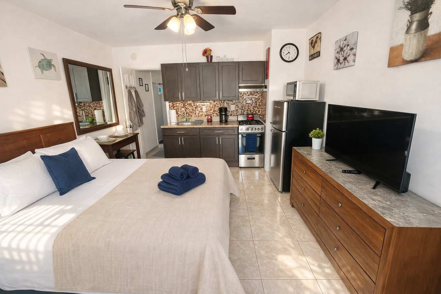 Bright Coastal Studio — Steps From The Beach! - Bahamas