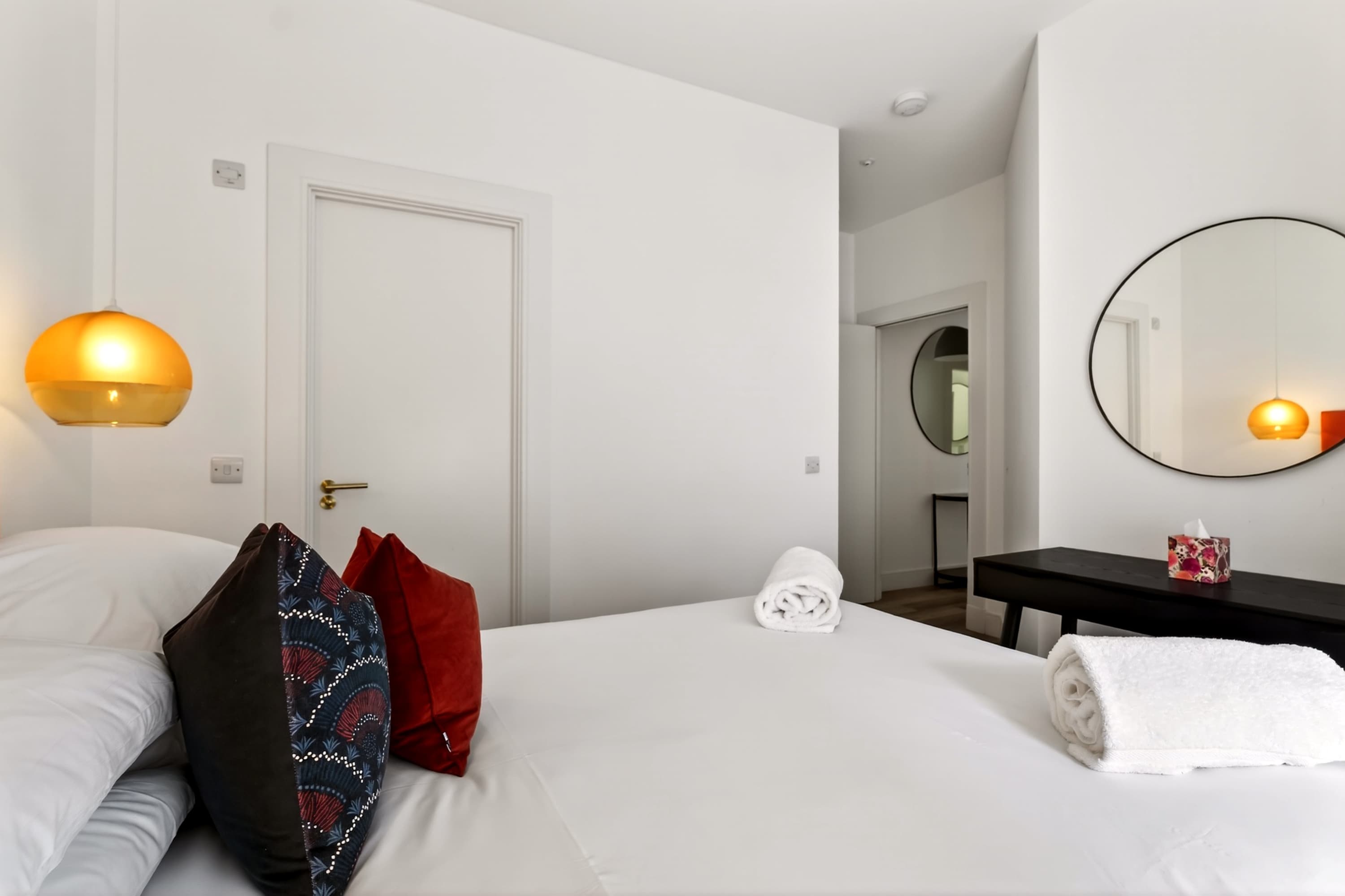 City Escape Just a Stone's Throw to Buchanan St in 20 Bath Street G2 1HB - Property image 2 - VivreStays