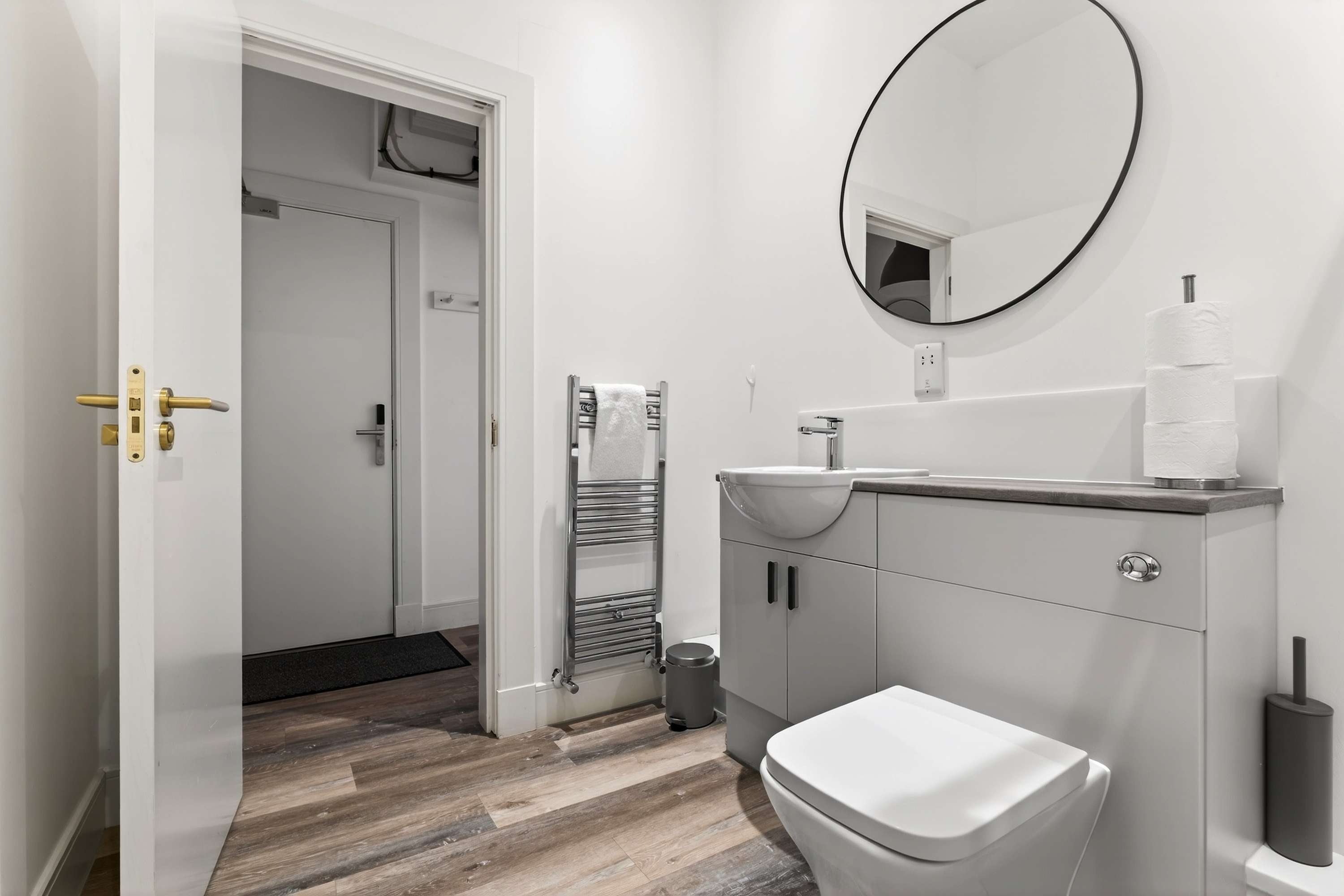 City Escape Just a Stone's Throw to Buchanan St in 20 Bath Street G2 1HB - Property image 14 - VivreStays
