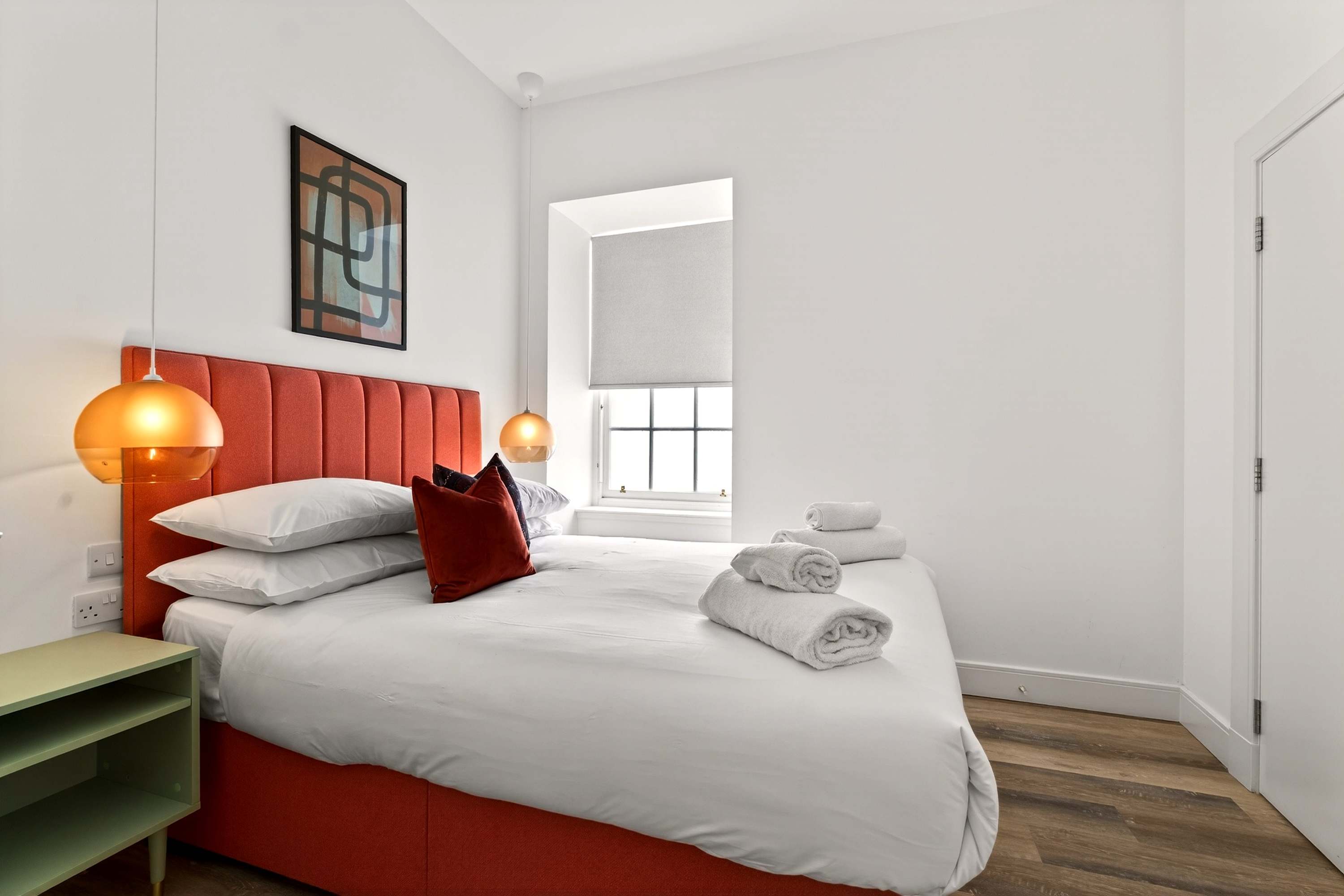 View Modern City Apartment Just off Buchanan St in Bath Street 20 G2 1HB Modern City Apartment Just off Buchanan St in Bath Street 20 G2 1HB - Property image 11 - VivreStays