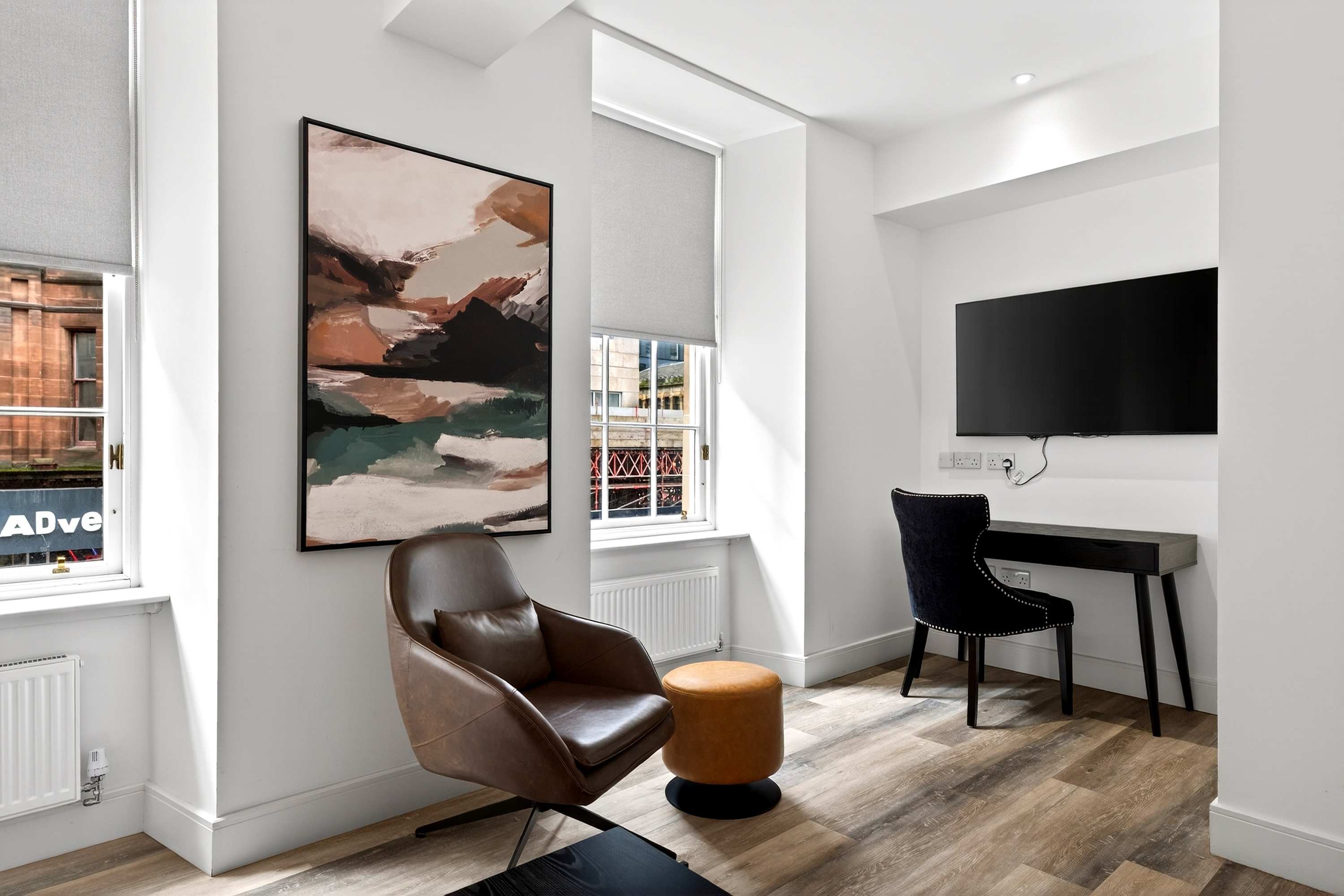View 3 Bedroom City Centre Retreat in 20 Bath Street G2 1HB 3 Bedroom City Centre Retreat in 20 Bath Street G2 1HB - Property image 7 - VivreStays