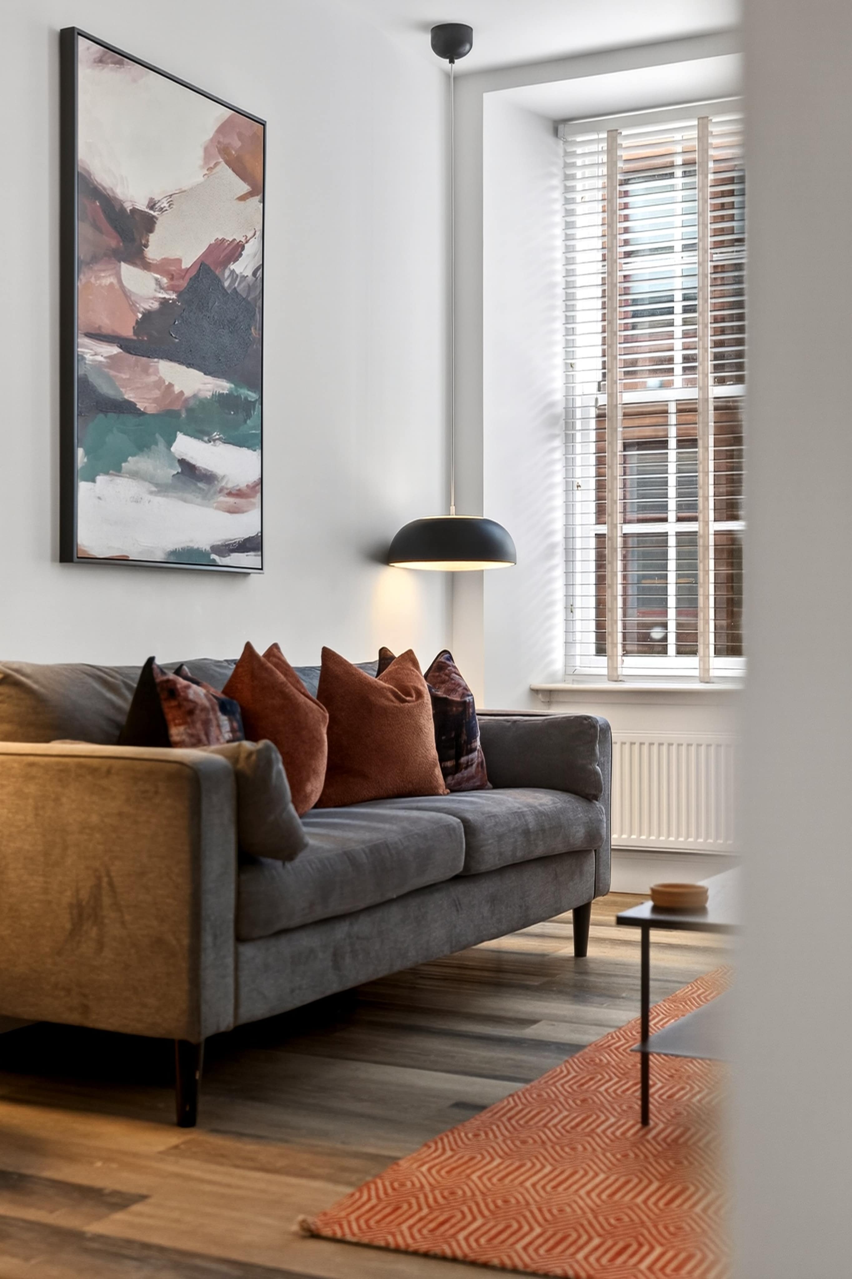 View 3 Bedroom City Centre Retreat in 20 Bath Street G2 1HB 3 Bedroom City Centre Retreat in 20 Bath Street G2 1HB - Property image 9 - VivreStays