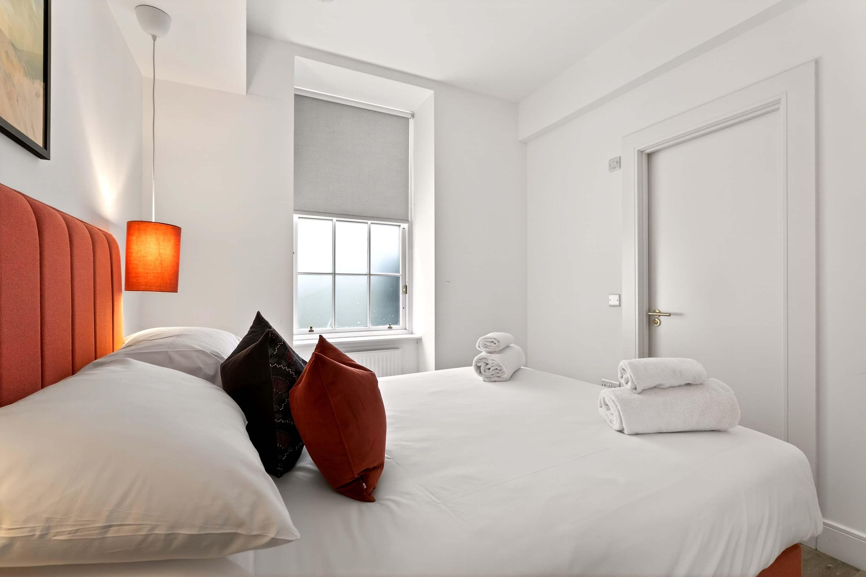 View 3 Bedroom City Centre Retreat in 20 Bath Street G2 1HB 3 Bedroom City Centre Retreat in 20 Bath Street G2 1HB - Property image 13 - VivreStays