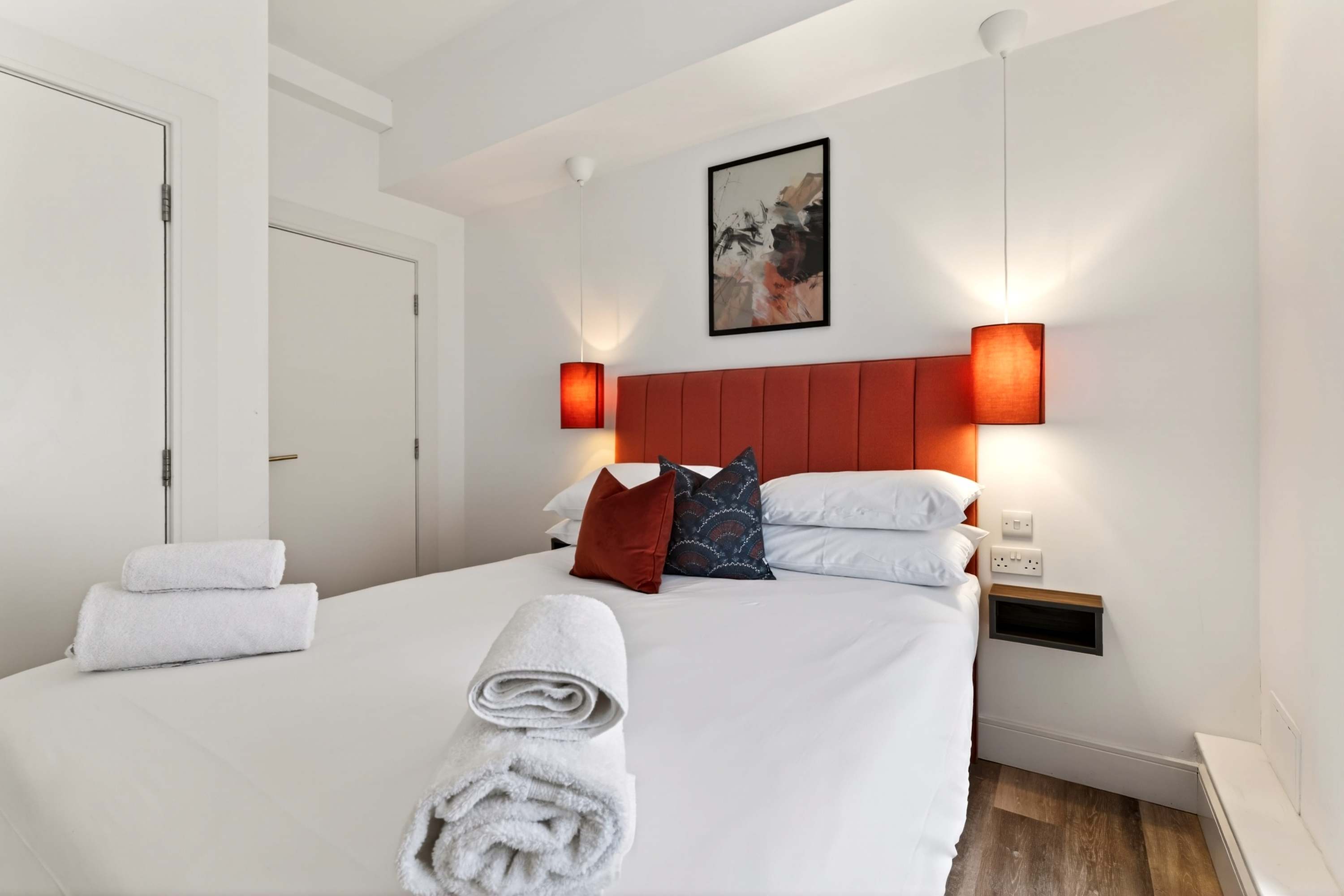 View 3 Bedroom City Centre Retreat in 20 Bath Street G2 1HB 3 Bedroom City Centre Retreat in 20 Bath Street G2 1HB - Property image 15 - VivreStays