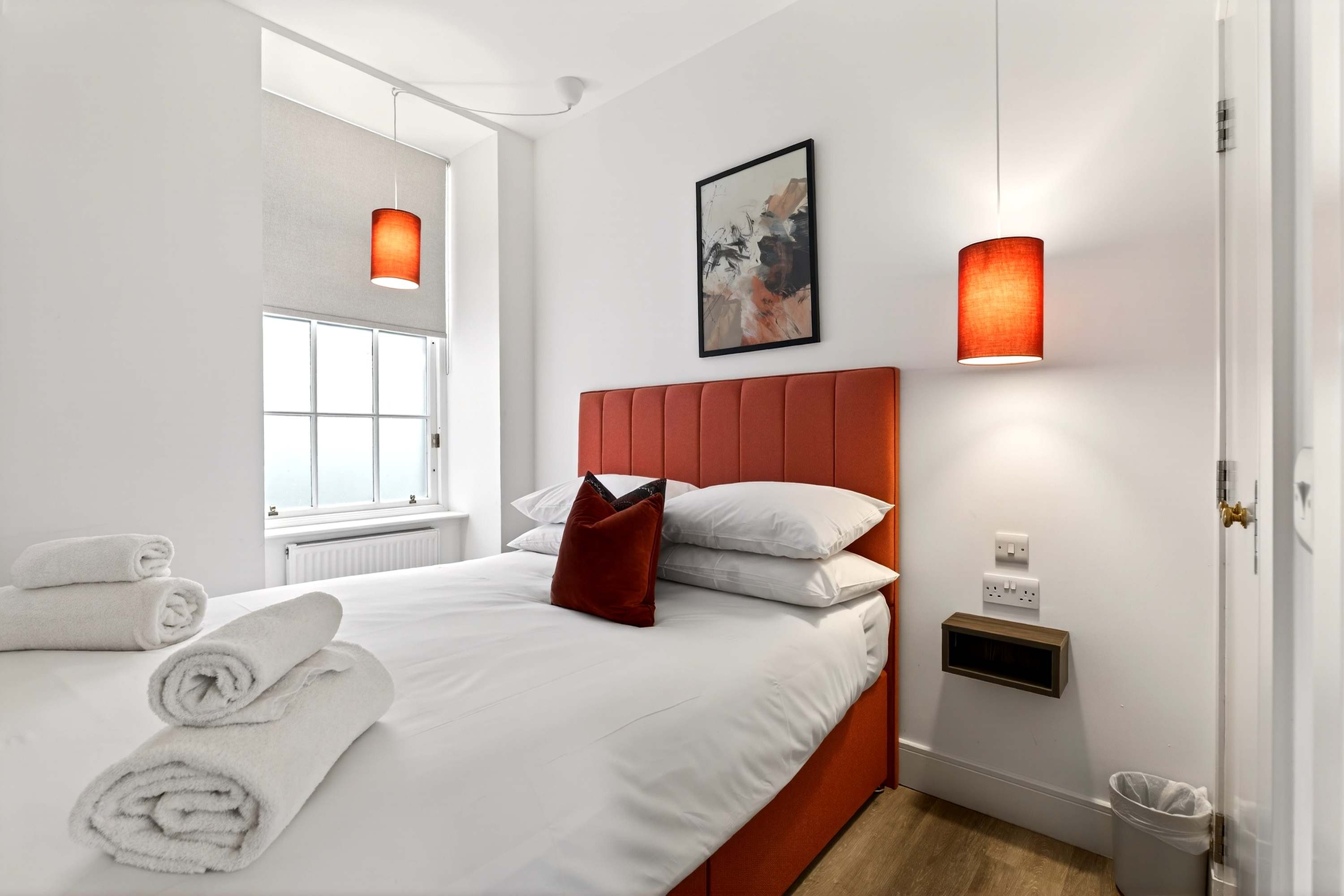 View 3 Bedroom City Centre Retreat in 20 Bath Street G2 1HB 3 Bedroom City Centre Retreat in 20 Bath Street G2 1HB - Property image 17 - VivreStays