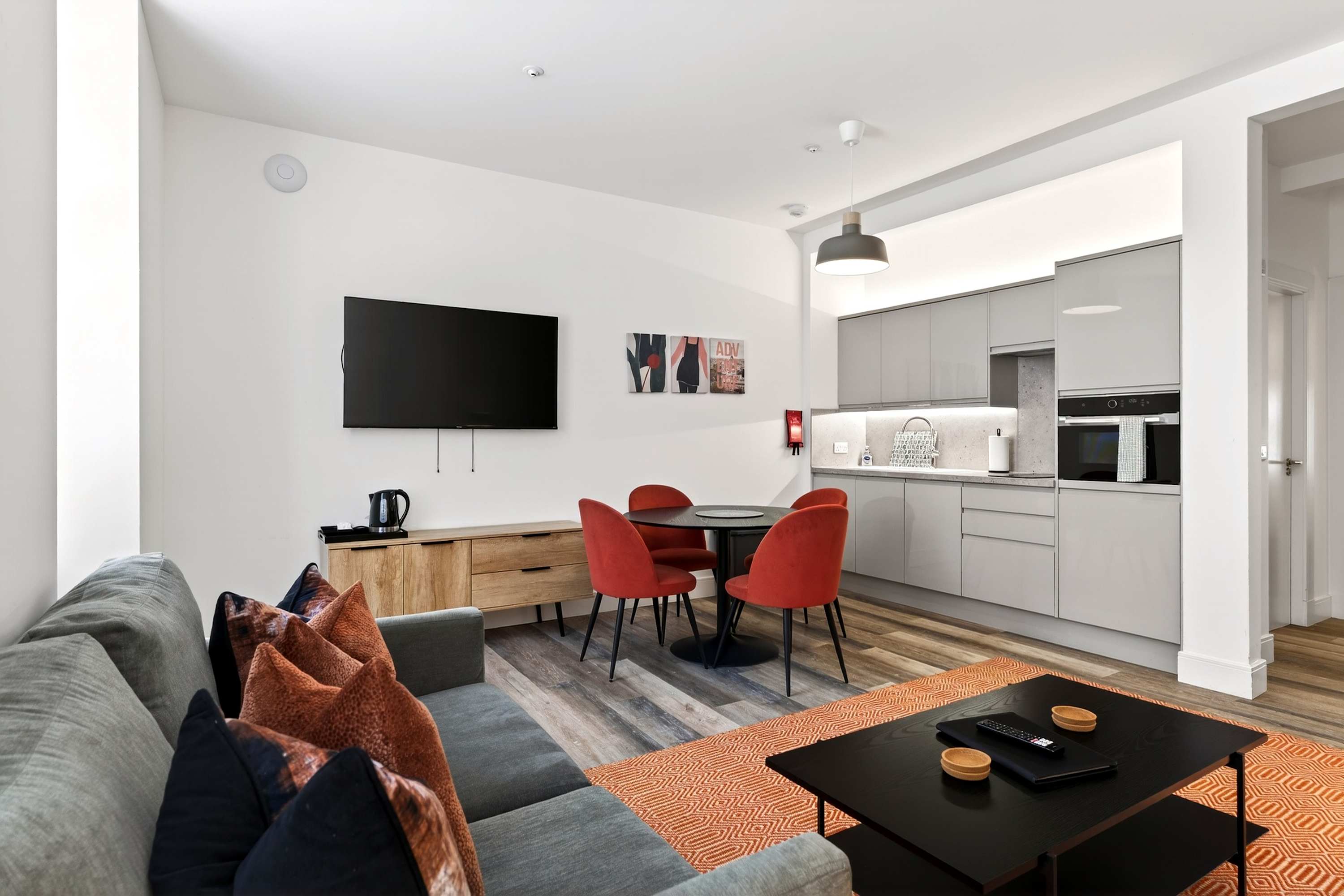 View Stylish Apartment in Perfect City Location in Bath Street 20 G2 1HB Stylish Apartment in Perfect City Location in Bath Street 20 G2 1HB - Property image 4 - VivreStays