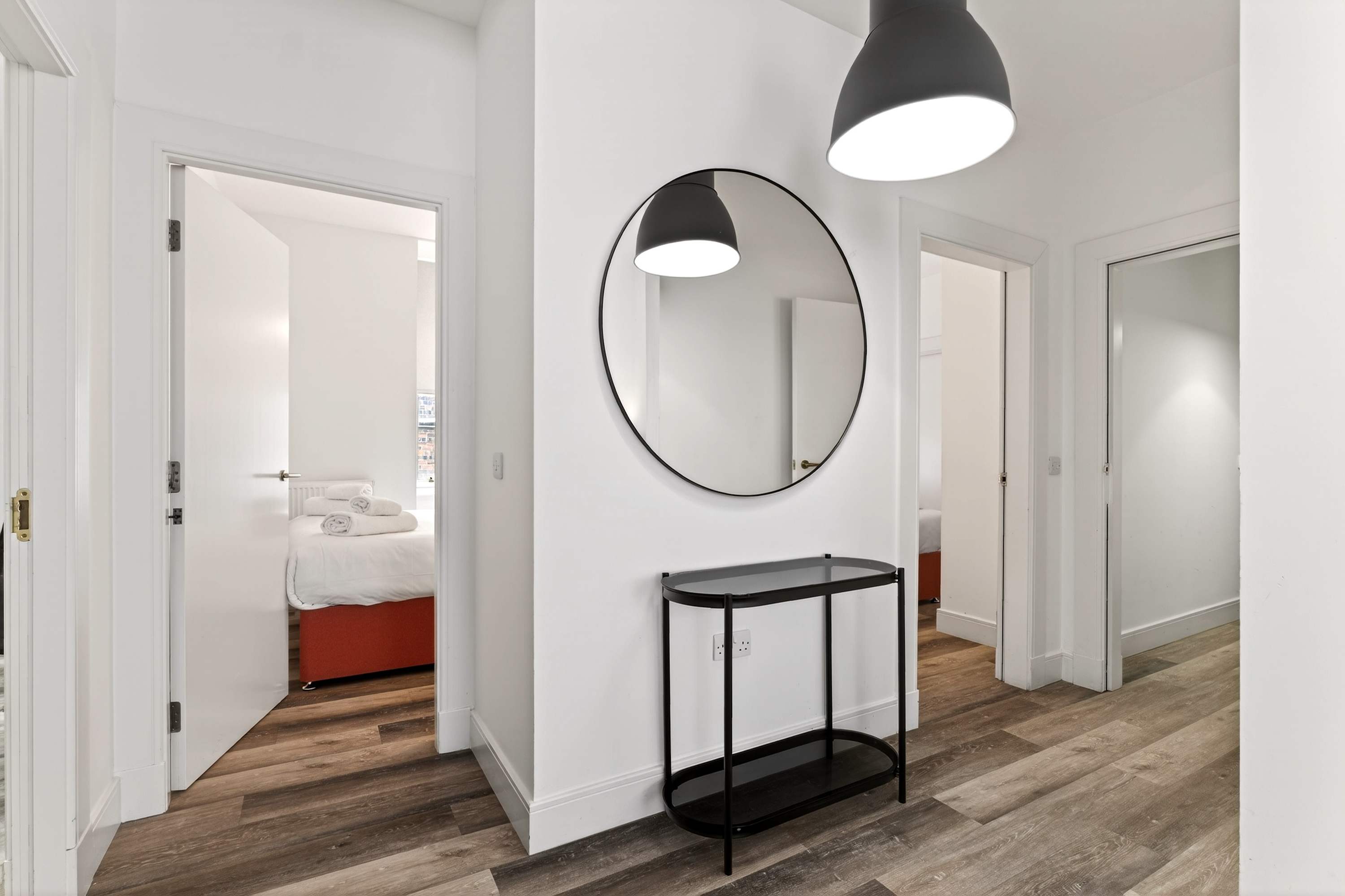 View Stylish Apartment in Perfect City Location in Bath Street 20 G2 1HB Stylish Apartment in Perfect City Location in Bath Street 20 G2 1HB - Property image 7 - VivreStays