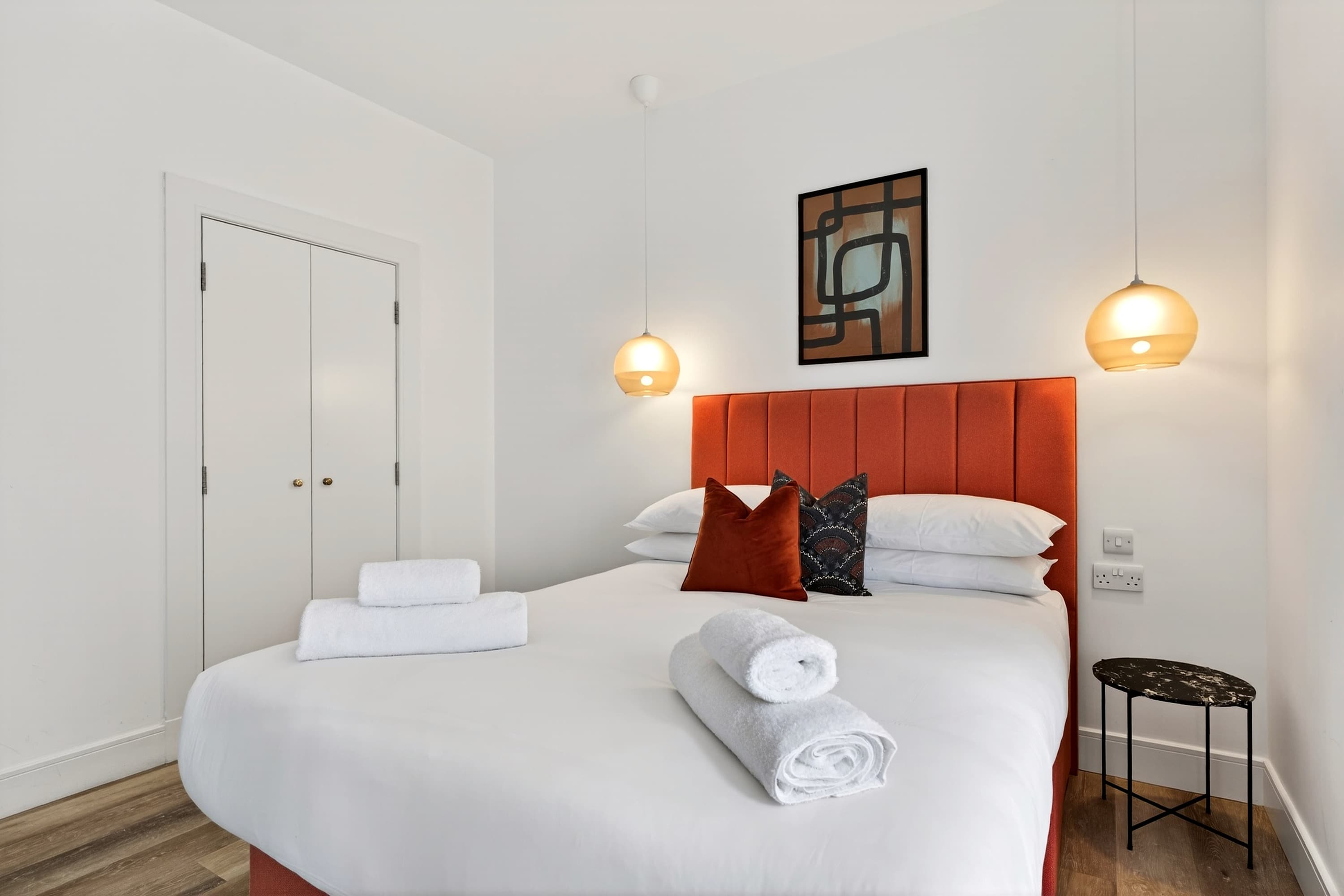 View Stylish Apartment in Perfect City Location in Bath Street 20 G2 1HB Stylish Apartment in Perfect City Location in Bath Street 20 G2 1HB - Property image 9 - VivreStays