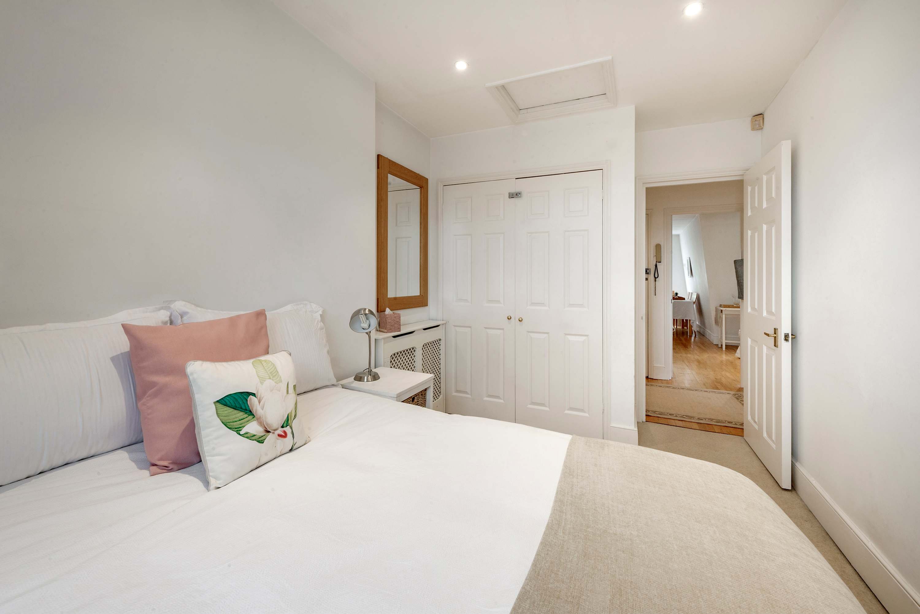 Modern 2 bed Roof Terrace Flat - Earls Court in Bramham Gardens 7 SW5 0JJ - Property image 12 - VivreStays