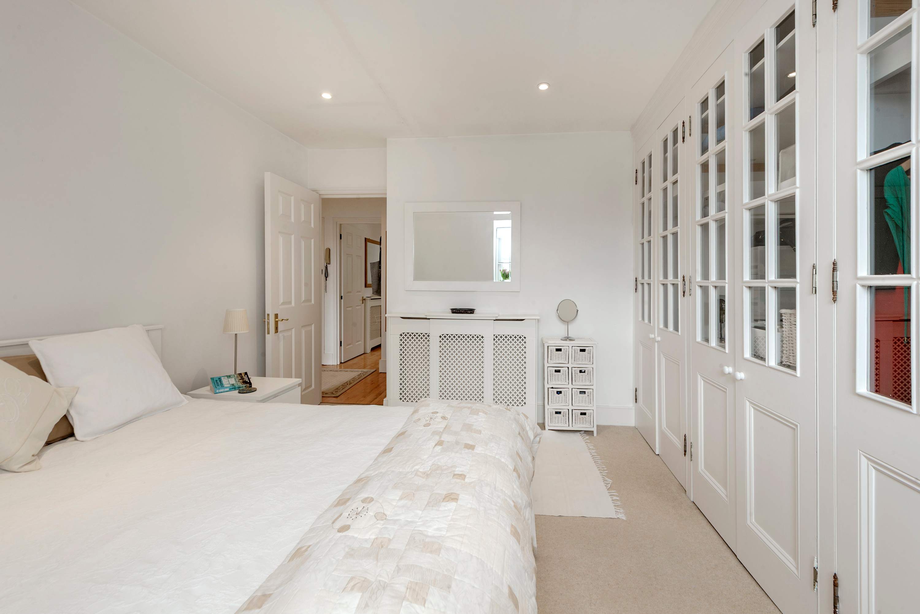 Modern 2 bed Roof Terrace Flat - Earls Court in Bramham Gardens 7 SW5 0JJ - Property image 8 - VivreStays