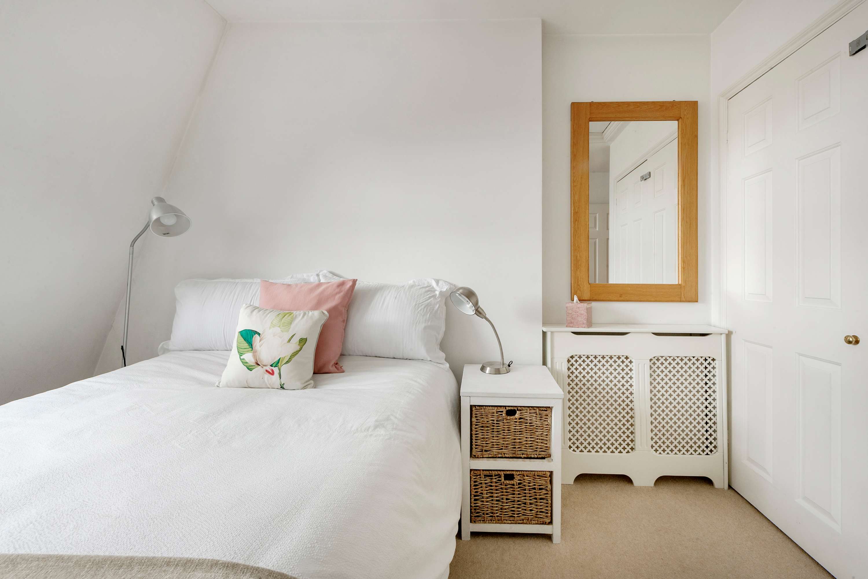 Modern 2 bed Roof Terrace Flat - Earls Court in Bramham Gardens 7 SW5 0JJ - Property image 11 - VivreStays
