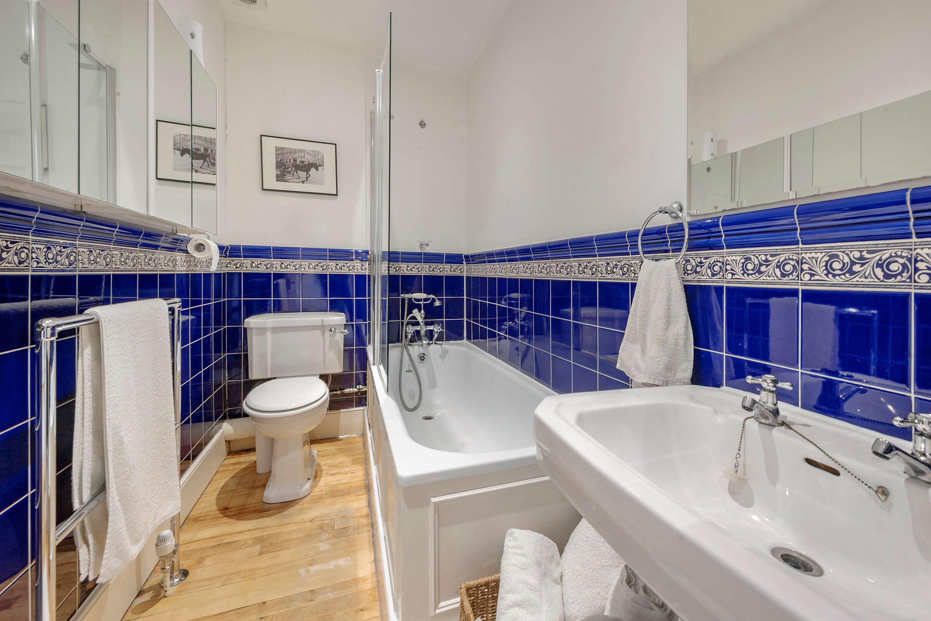 Modern 2 bed Roof Terrace Flat - Earls Court in Bramham Gardens 7 SW5 0JJ - Property image 10 - VivreStays