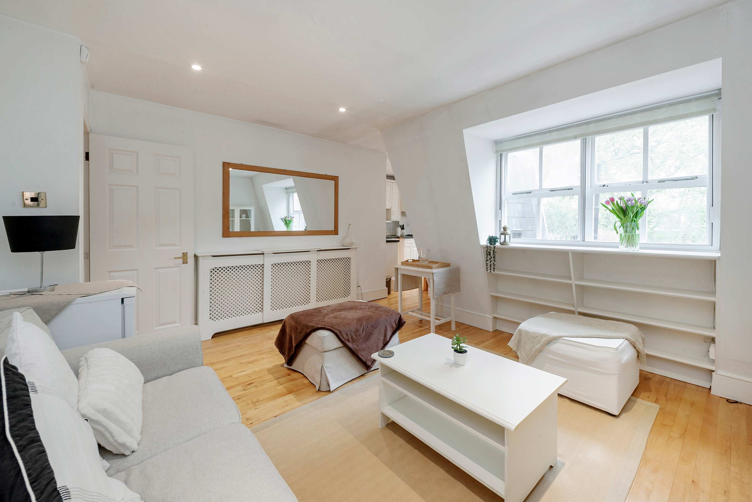 Modern 2 bed Roof Terrace Flat - Earls Court in Bramham Gardens 7 SW5 0JJ - Property image 14 - VivreStays