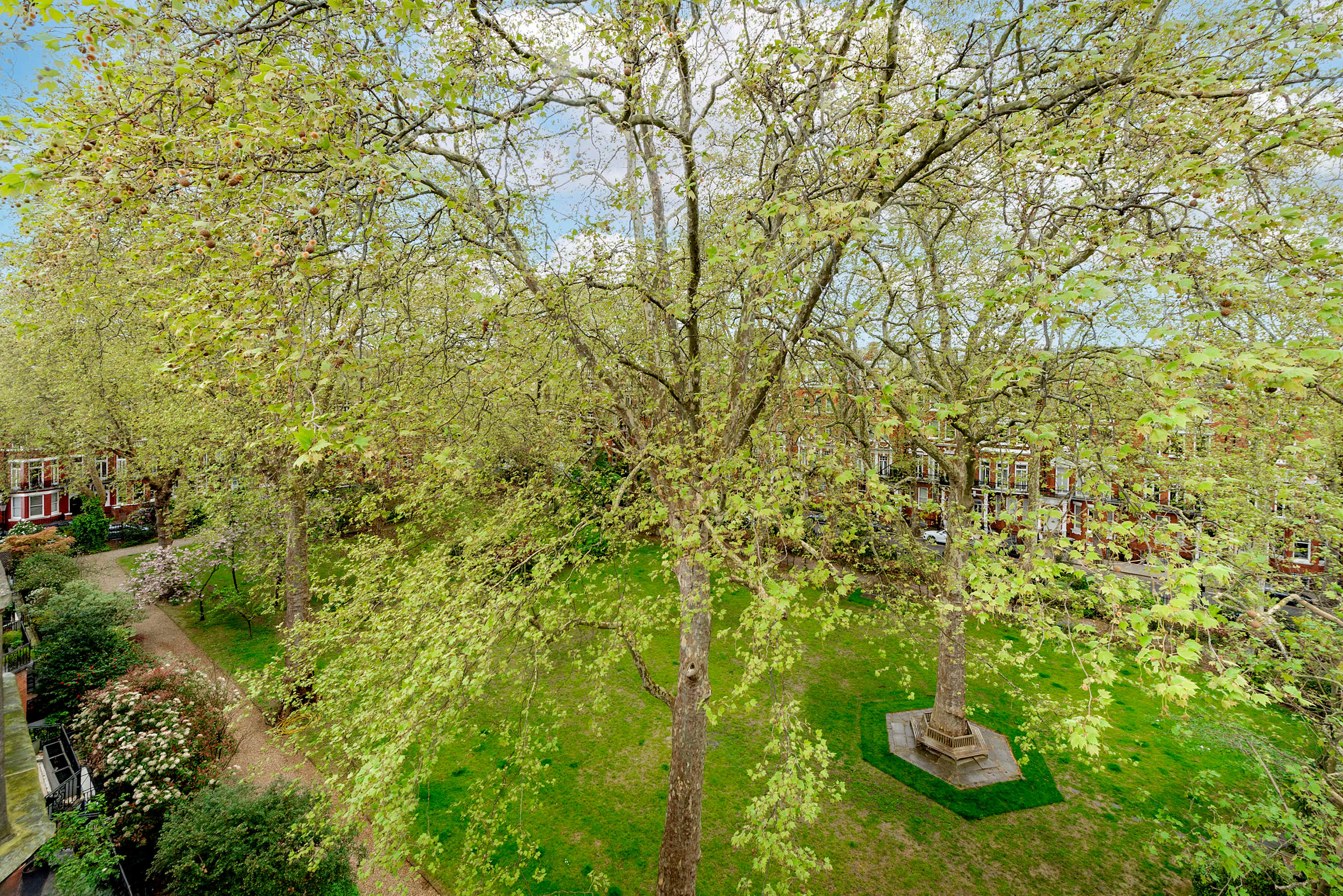 Modern 2 bed Roof Terrace Flat - Earls Court in Bramham Gardens 7 SW5 0JJ - Property image 24 - VivreStays