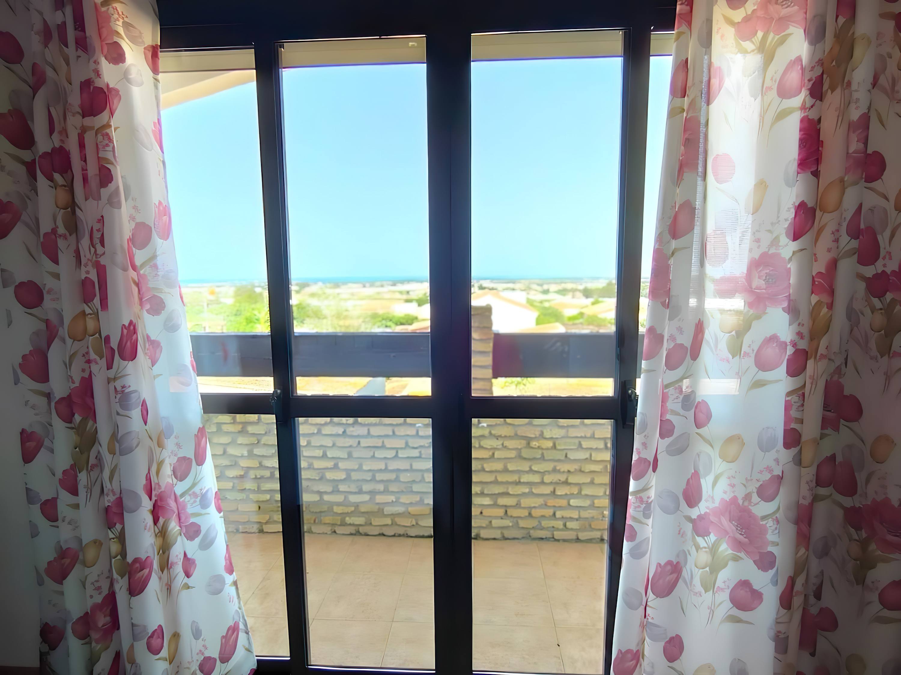 Chalet con piscina y jardín privado, ideal para familias y vacaciones en Conil - image 16