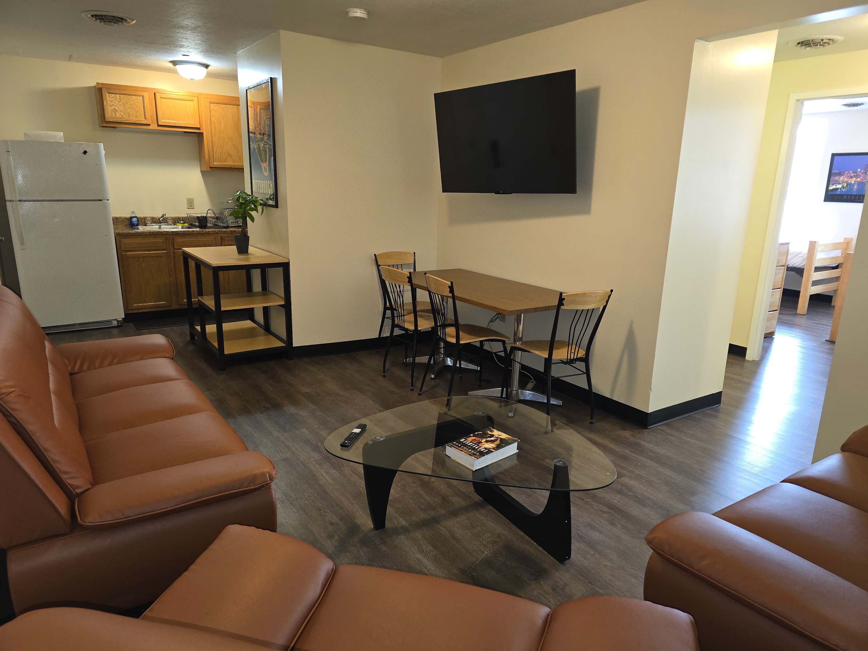 2 Bedroom Downtown Apartment | Perfect for Groups & Families