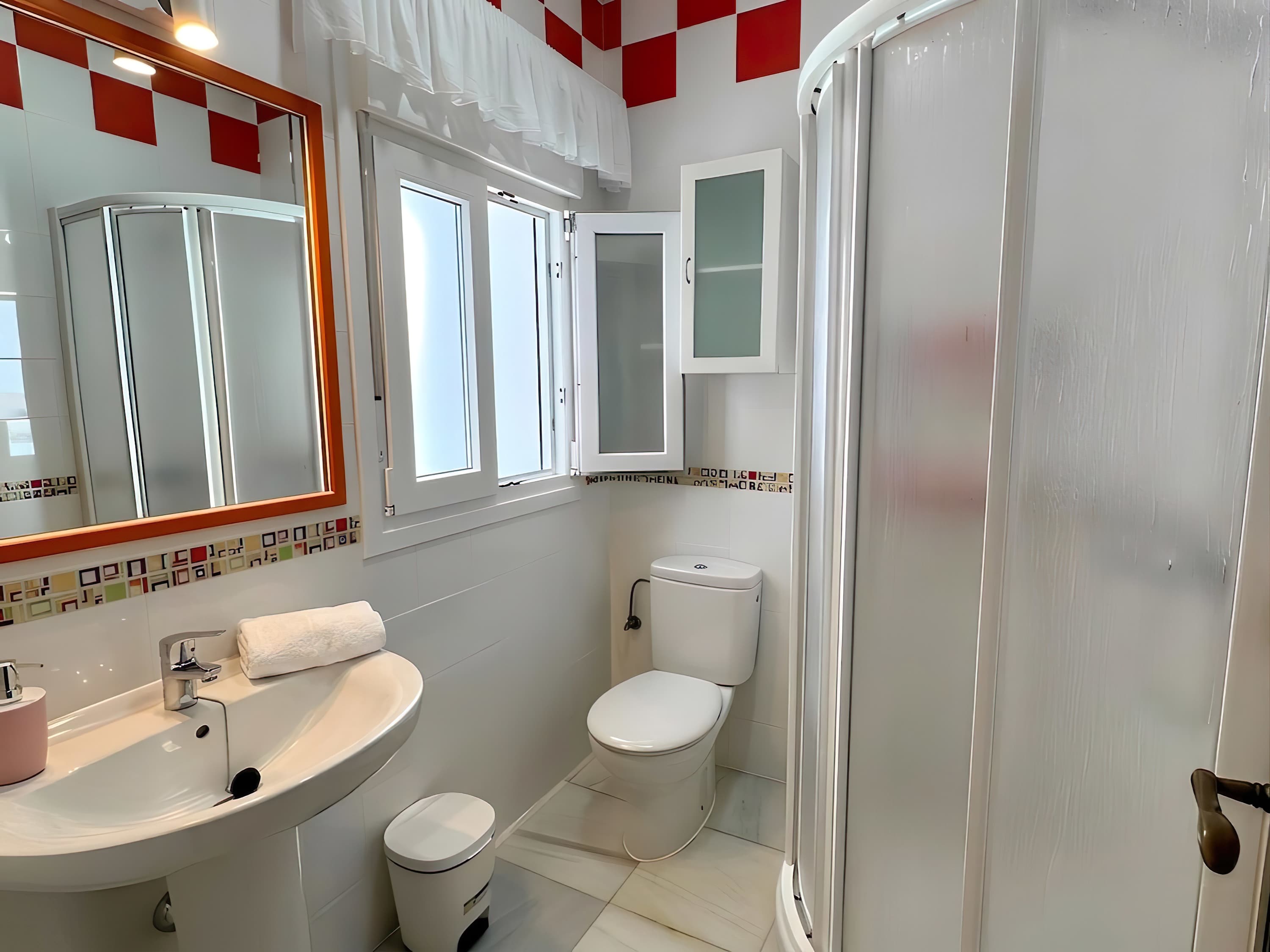 Alojamiento con ba y espectaculares - image 9