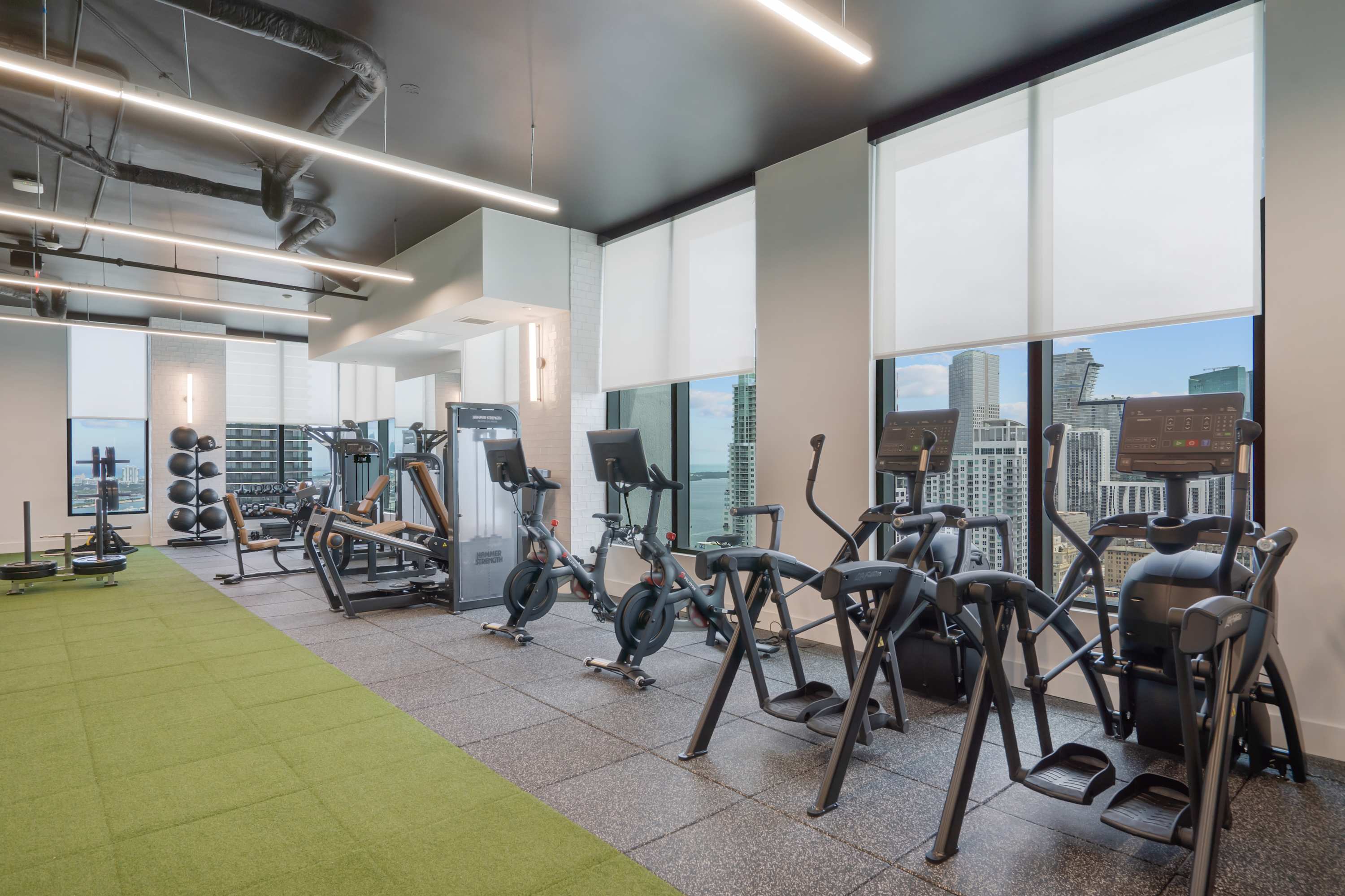 Walk to FIFA Fan Fest | Lux 1BR+D | Rooftop Pool
