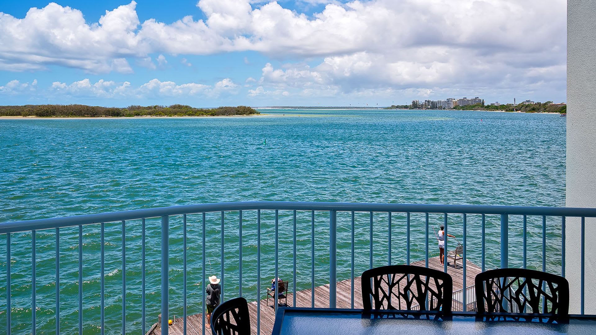 Tripcony Quays Stunning Waterfront Escape