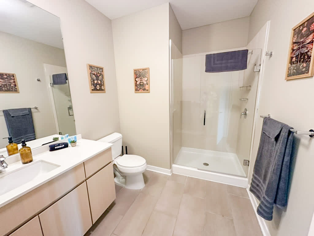 Stylish 2BR Condo near Downtown & U of M