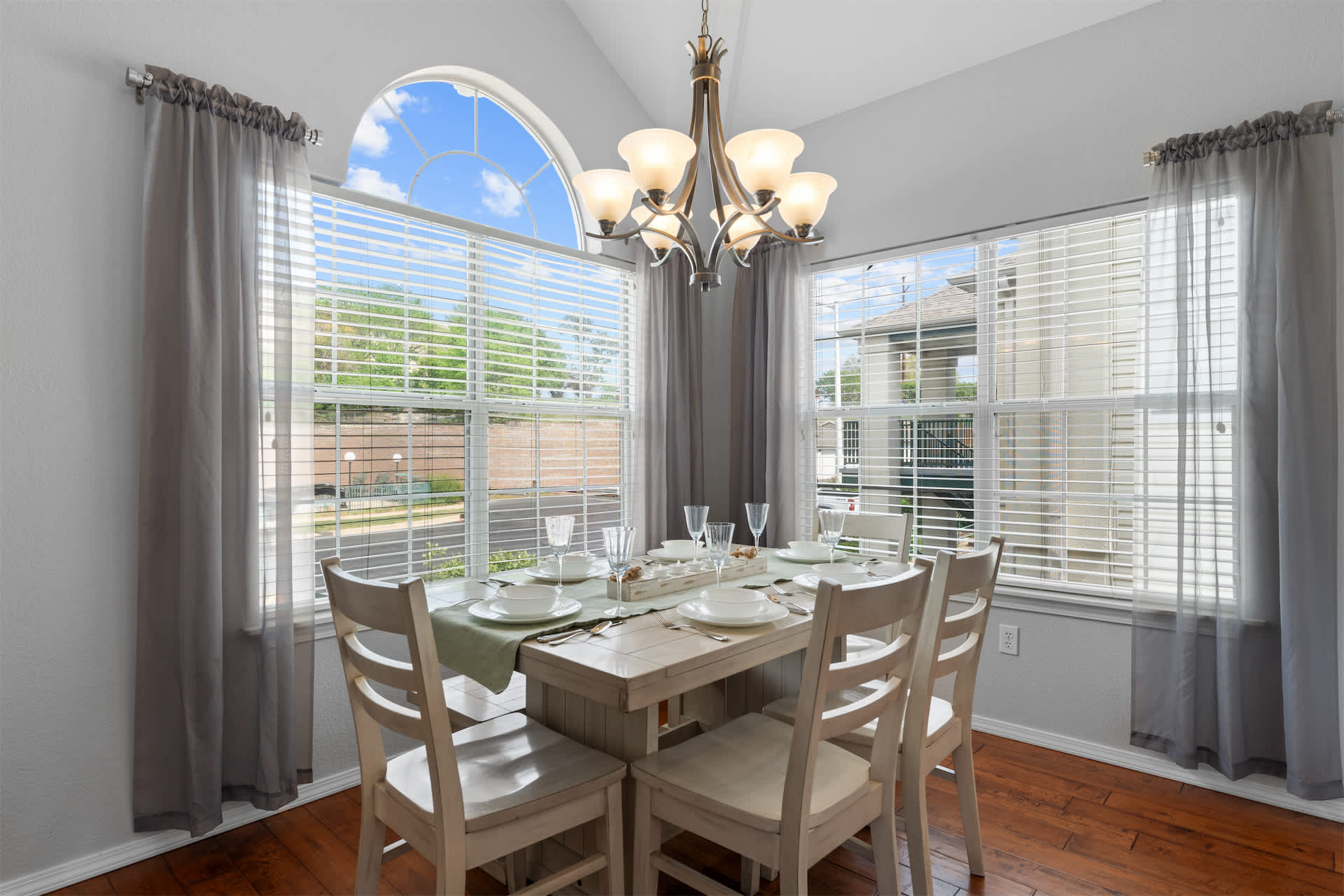 Make mealtime memories together in the chic dining area​