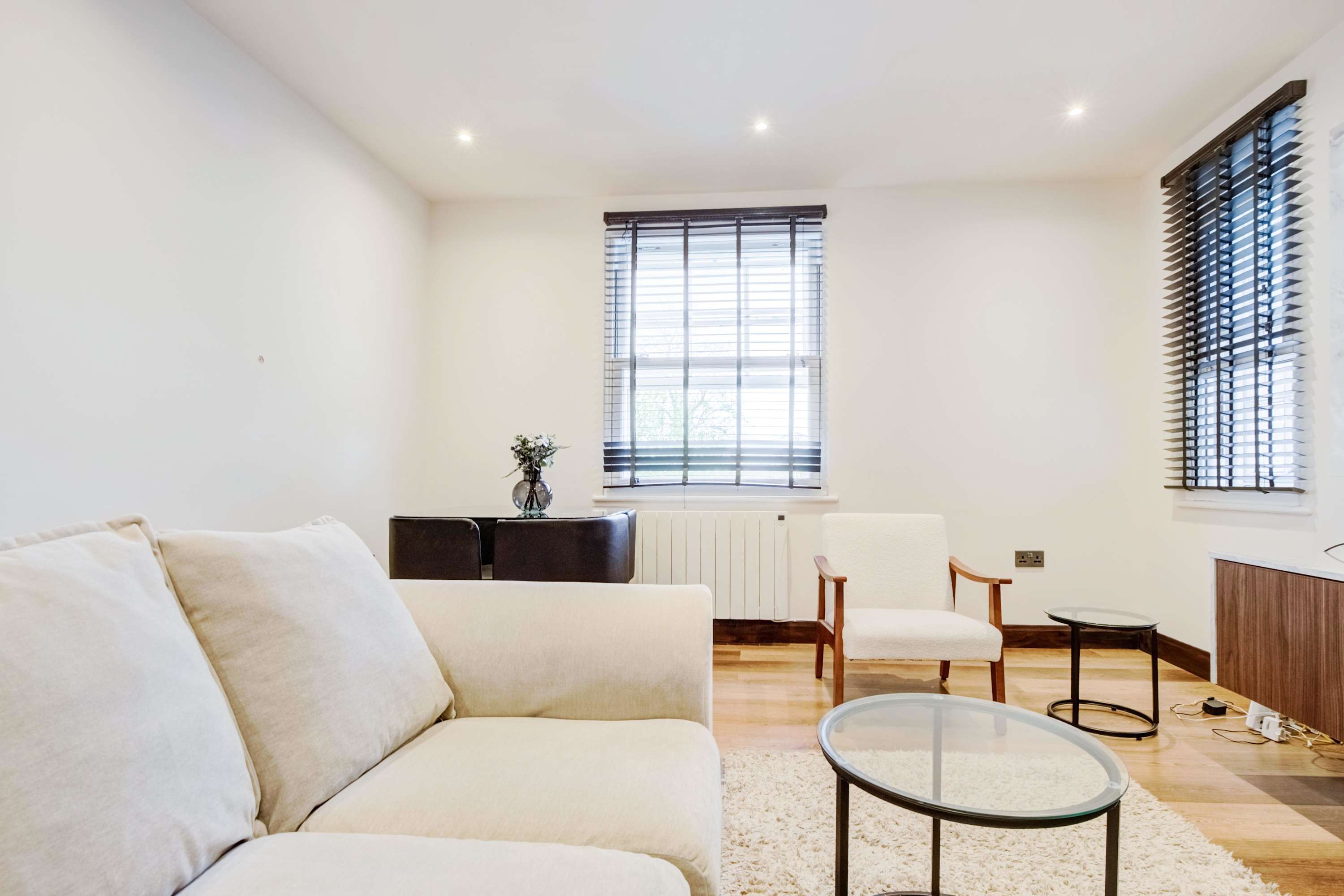 St Johns Wood Luxurious Apartment in 9 Bronwen Court NW8 9HH - Property image 4 - VivreStays